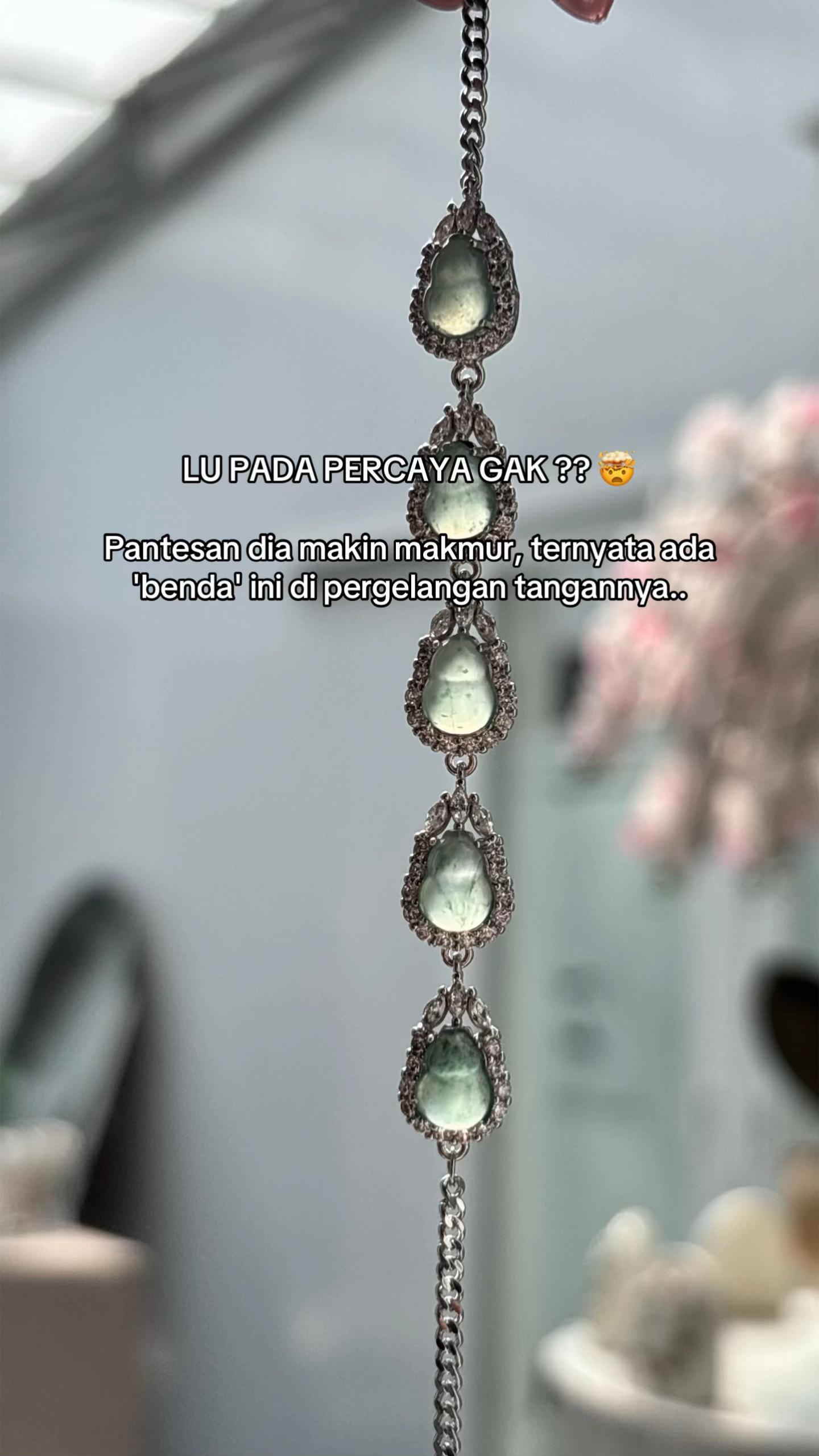 @Zupazupazuu Crystal Jewelery