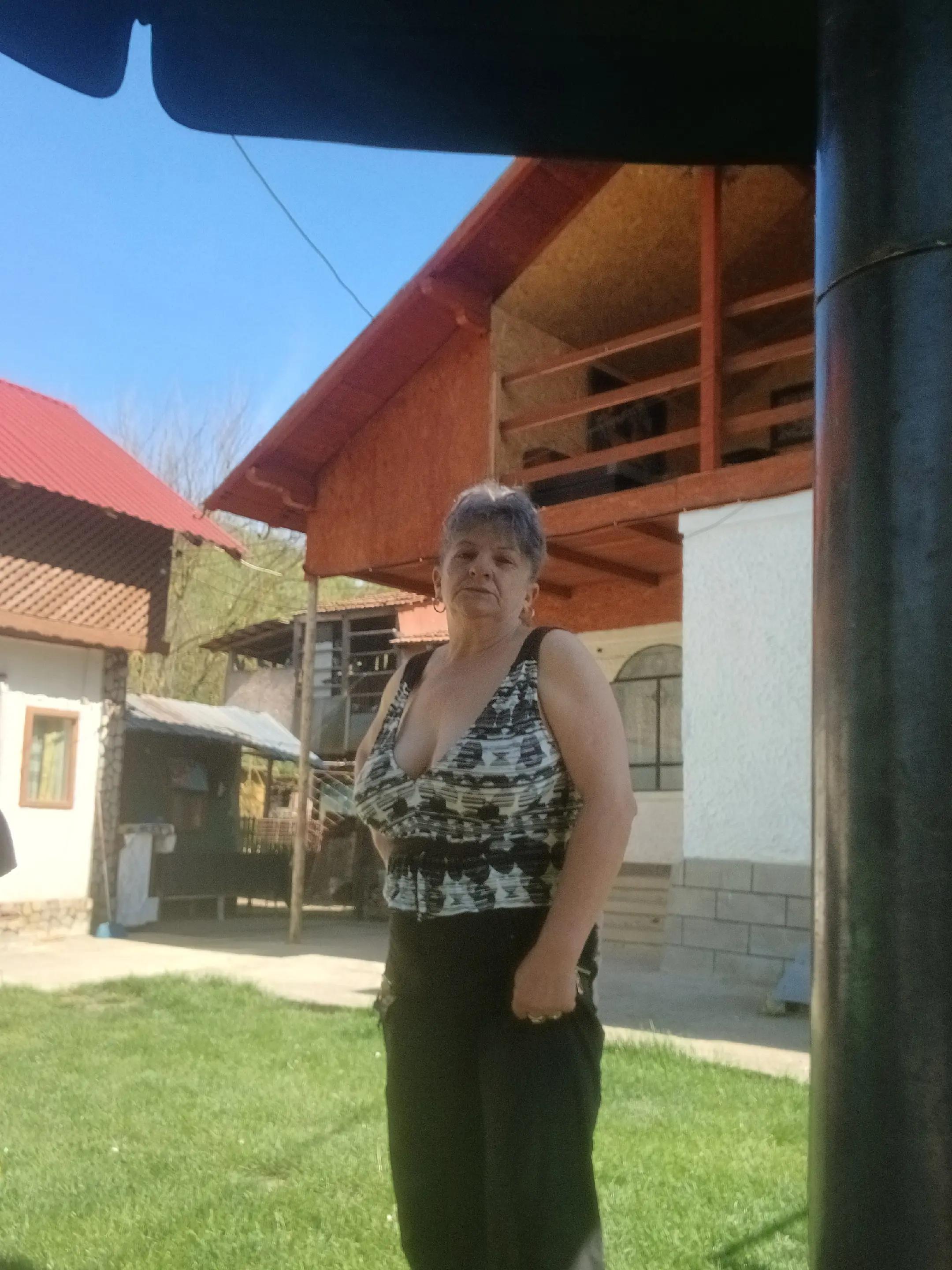 @Ela Geama