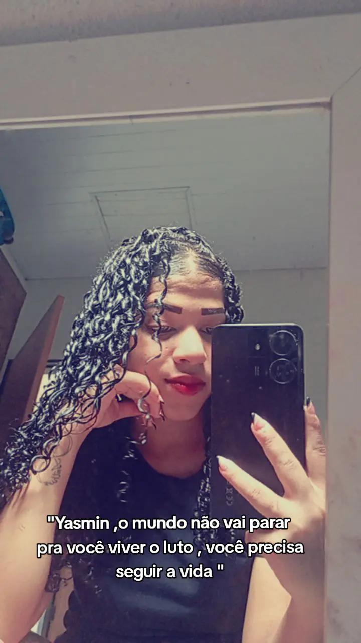 @yasmin_nobre