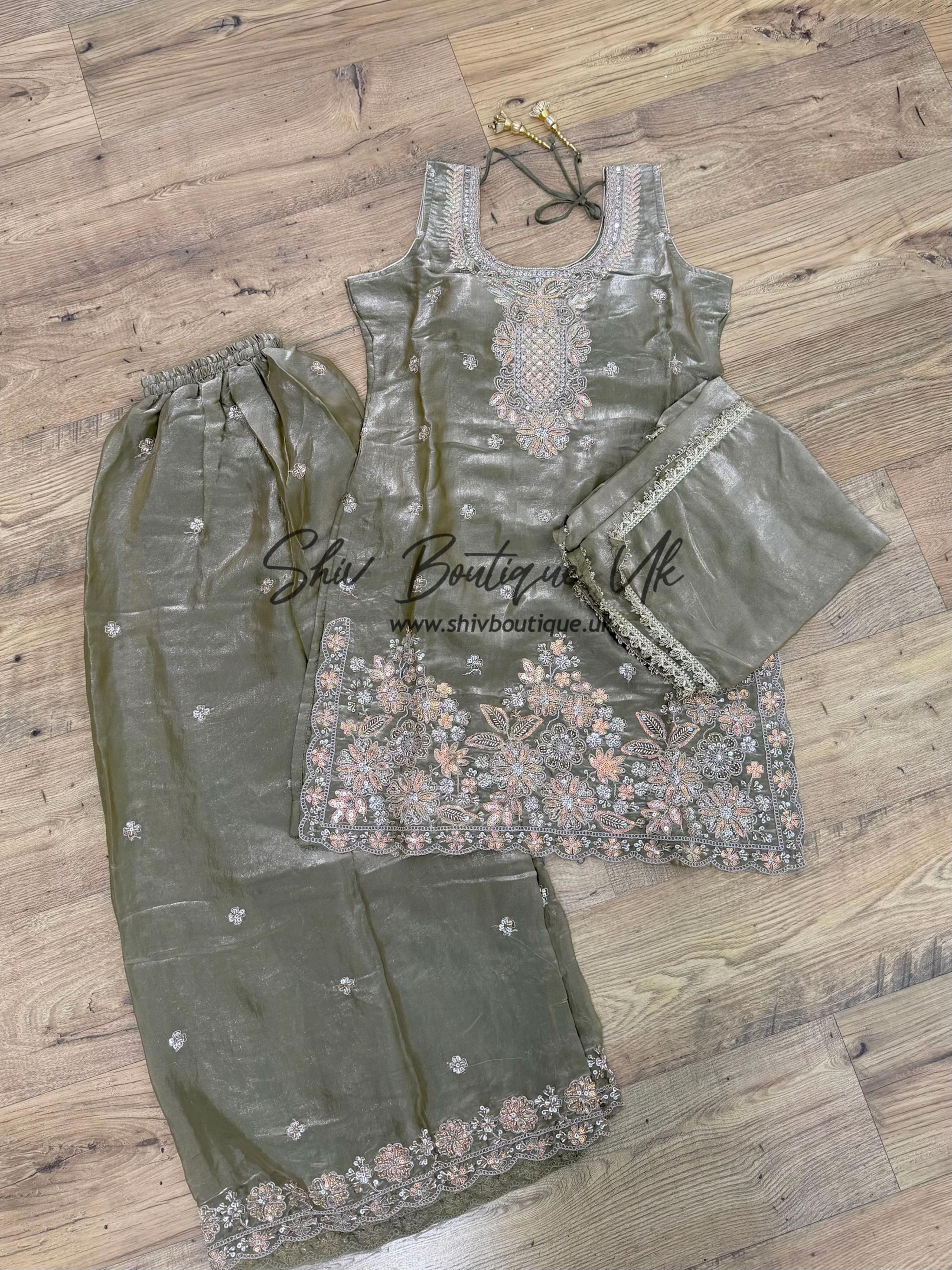 @Shiv Boutique UK