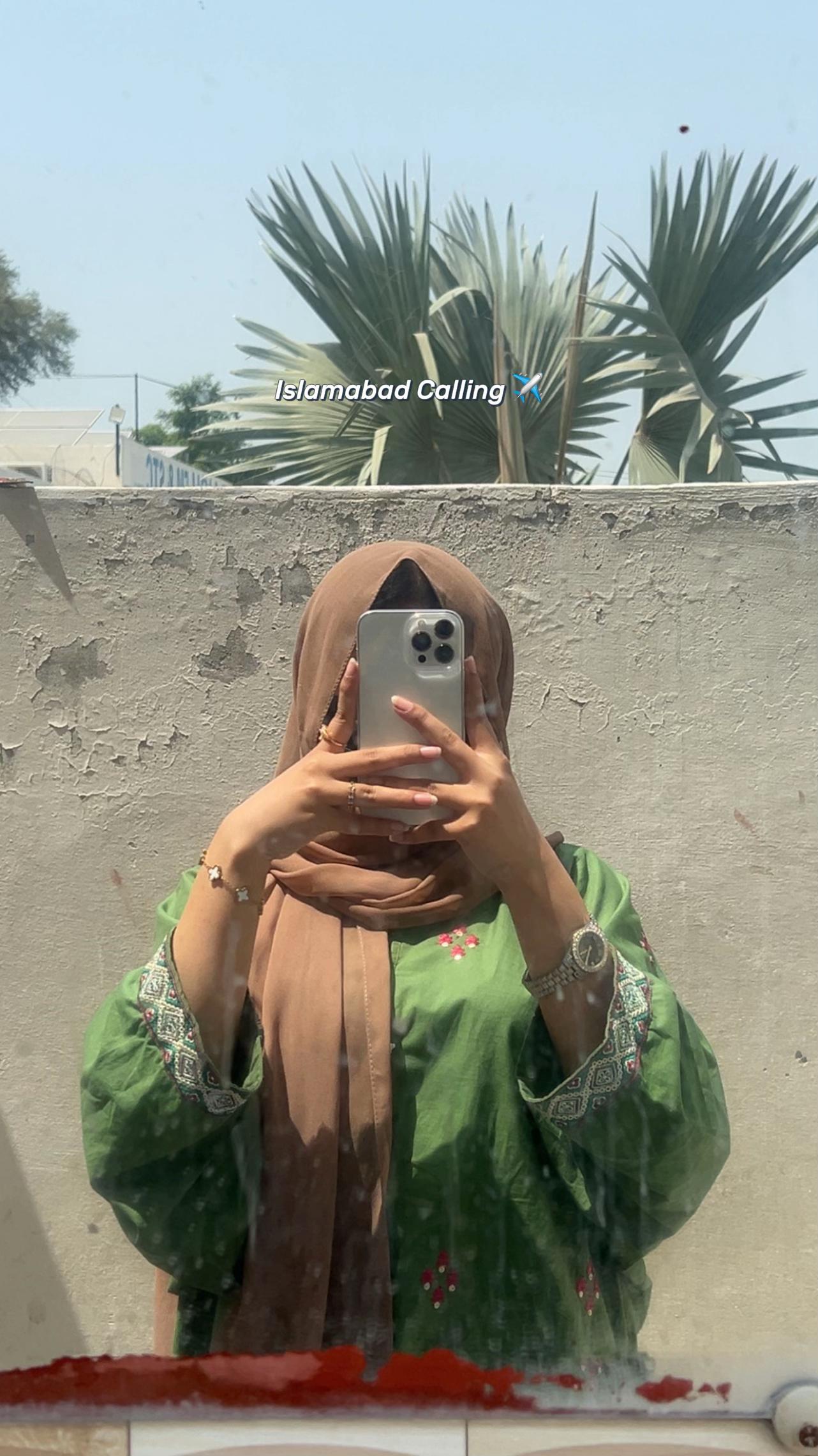 @AYESHA 🎀