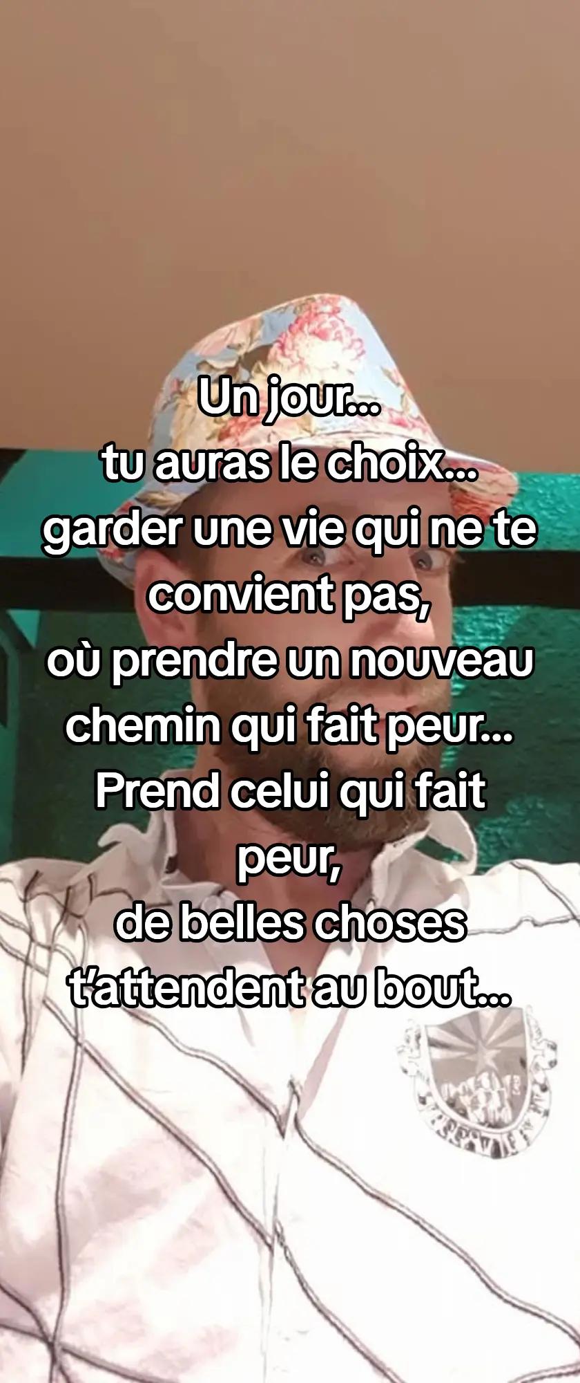 @un homme debout
