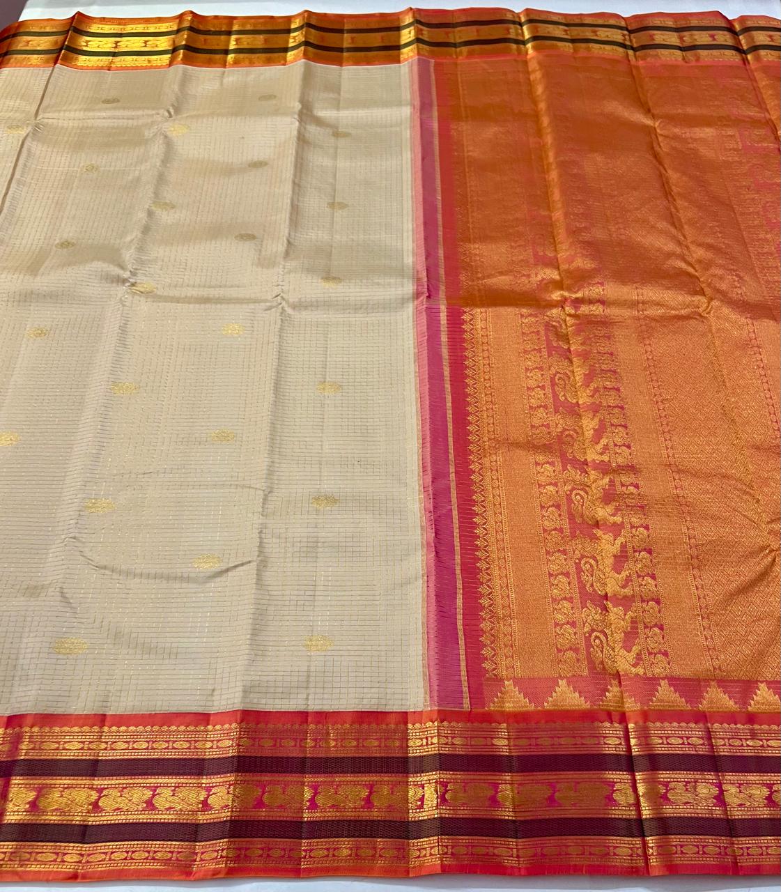 @Arunthadhi Wastrams Weaves