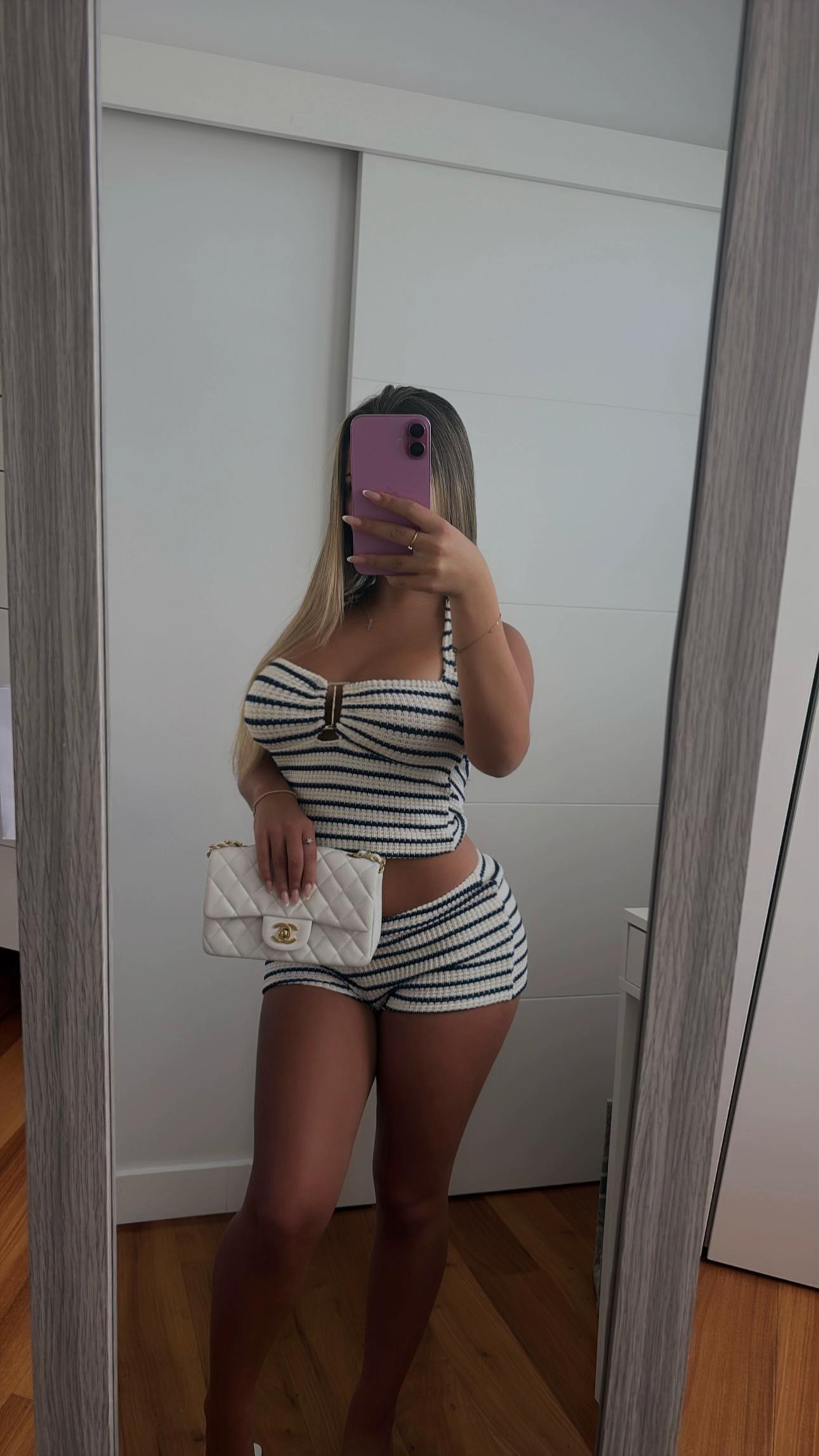 @𝐕