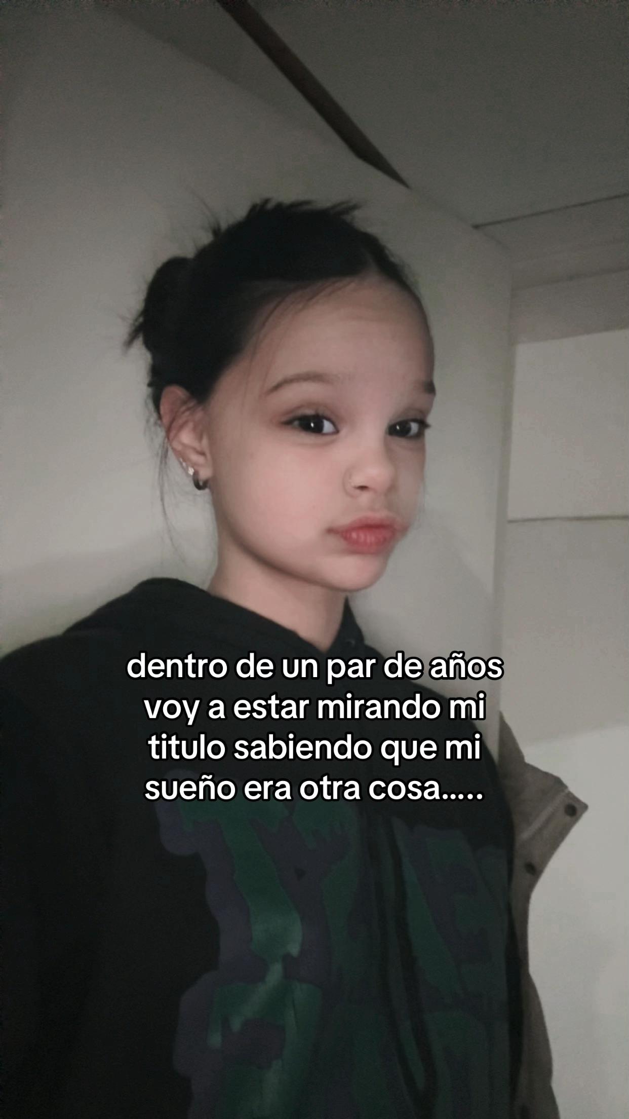@Flooor🤫