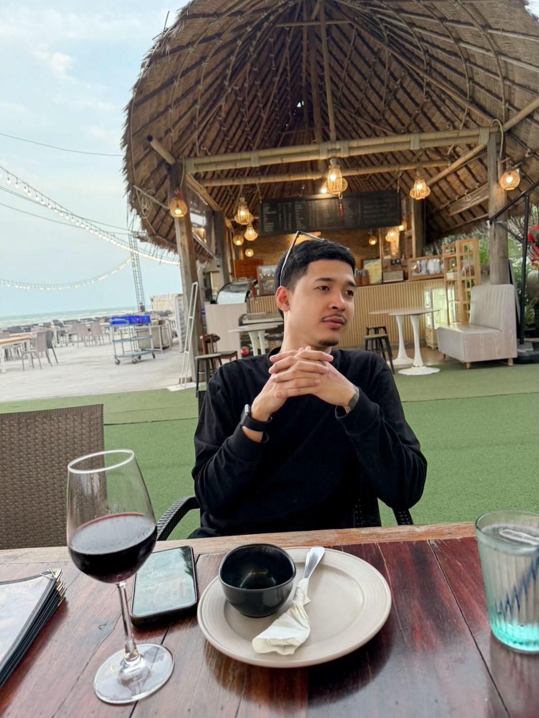 @คิว ฐากูร