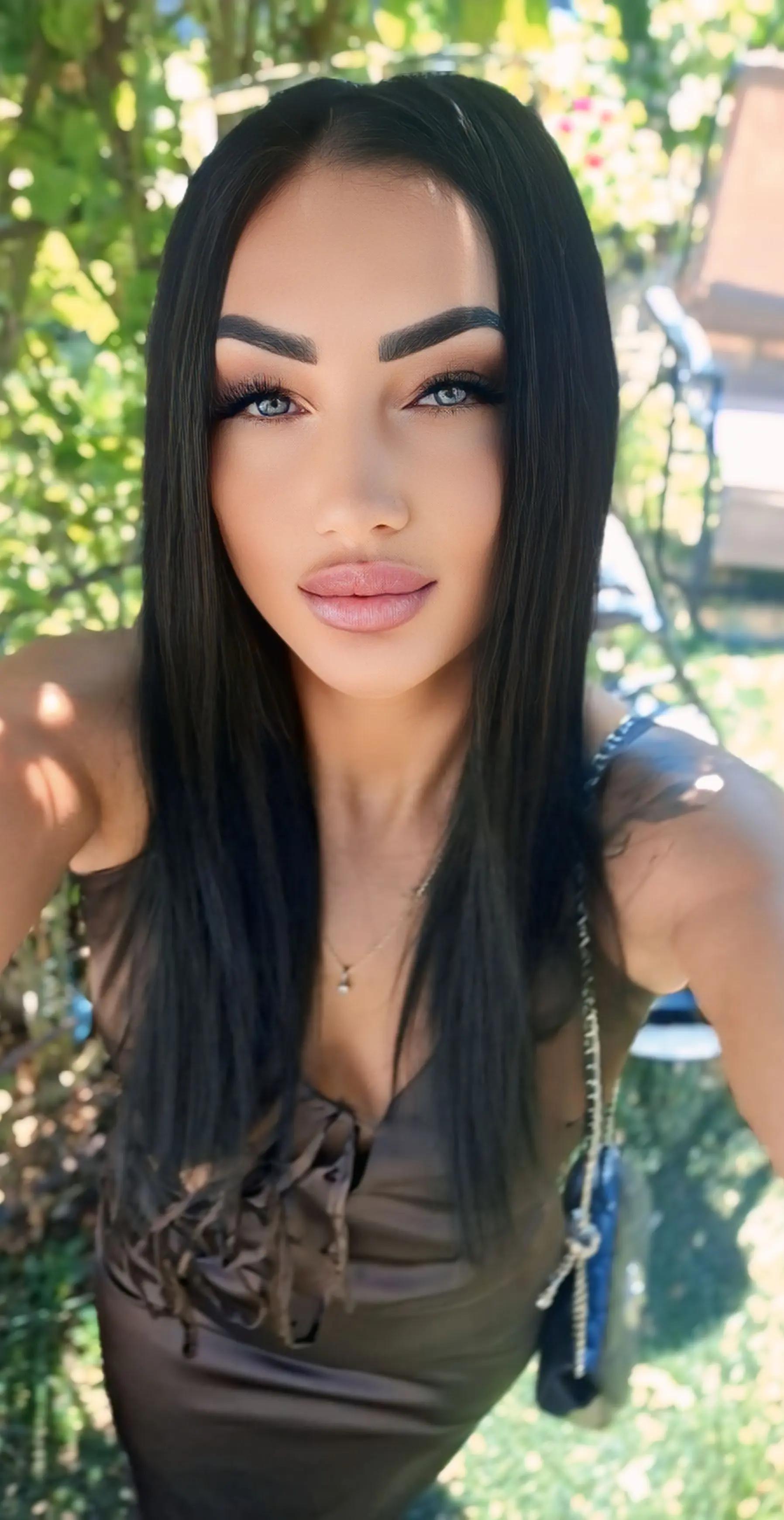 @Lesea🦂👑🦂