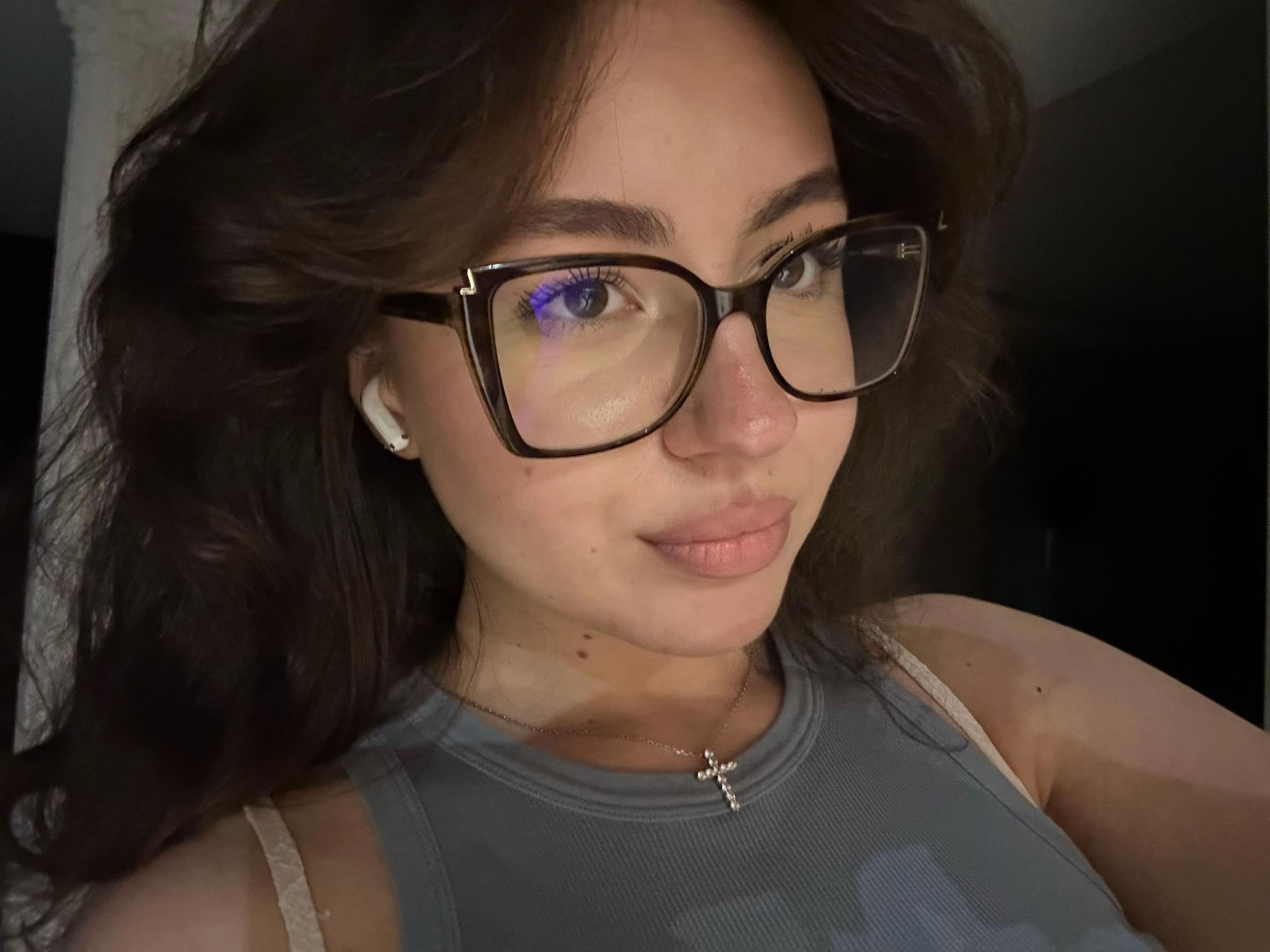 @🦅