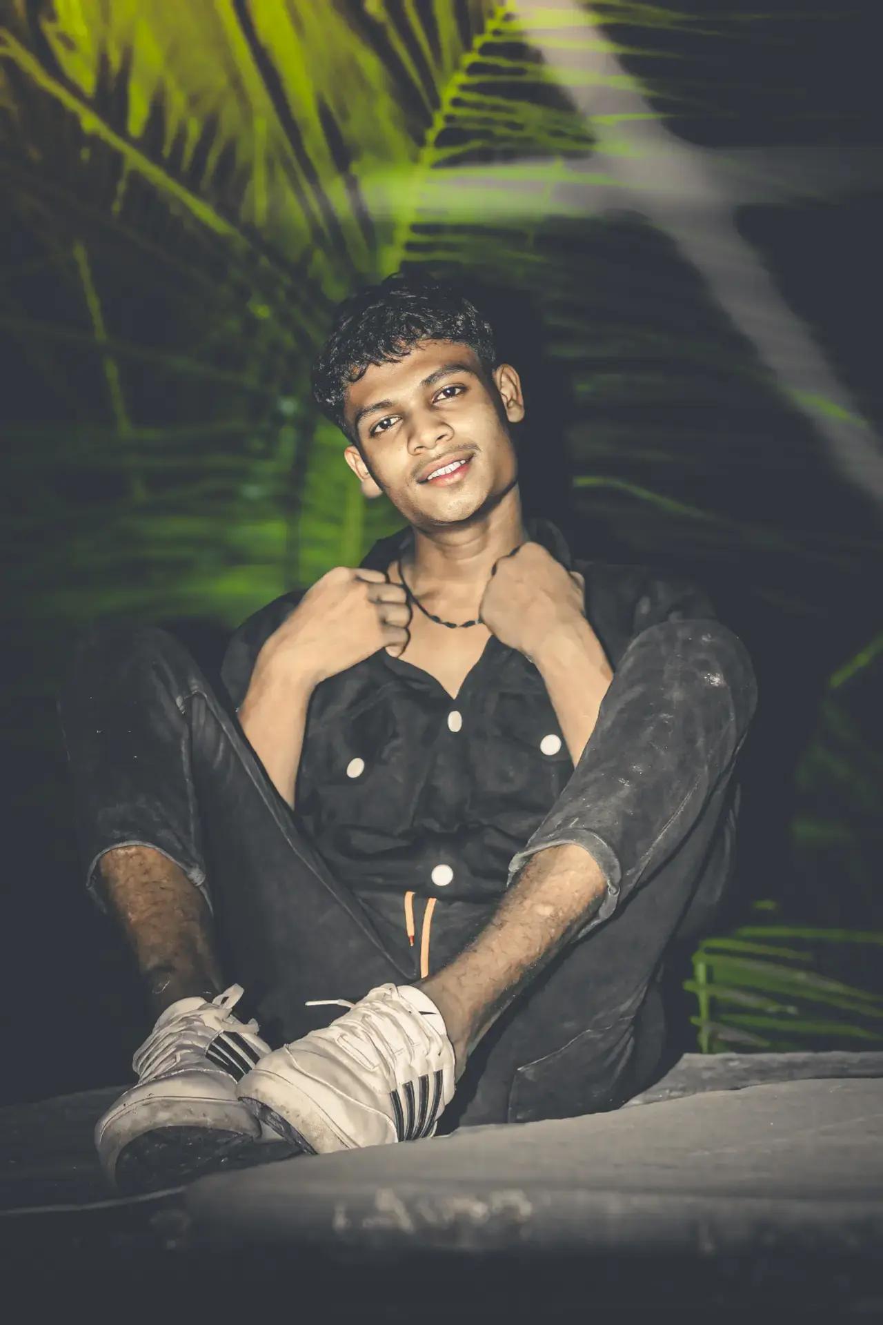 @Raja bhaiya(M)