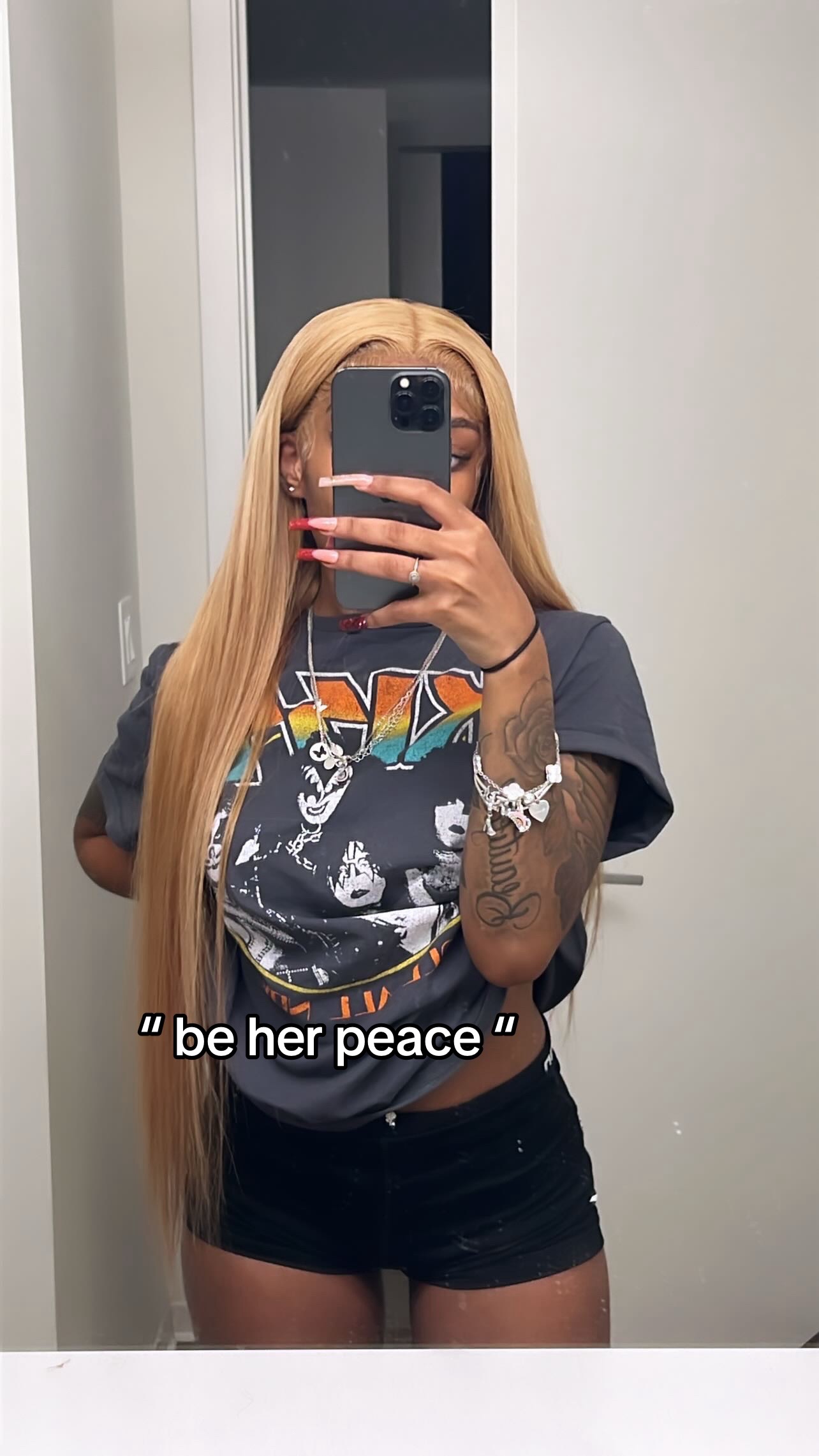 @AlexisAsjia
