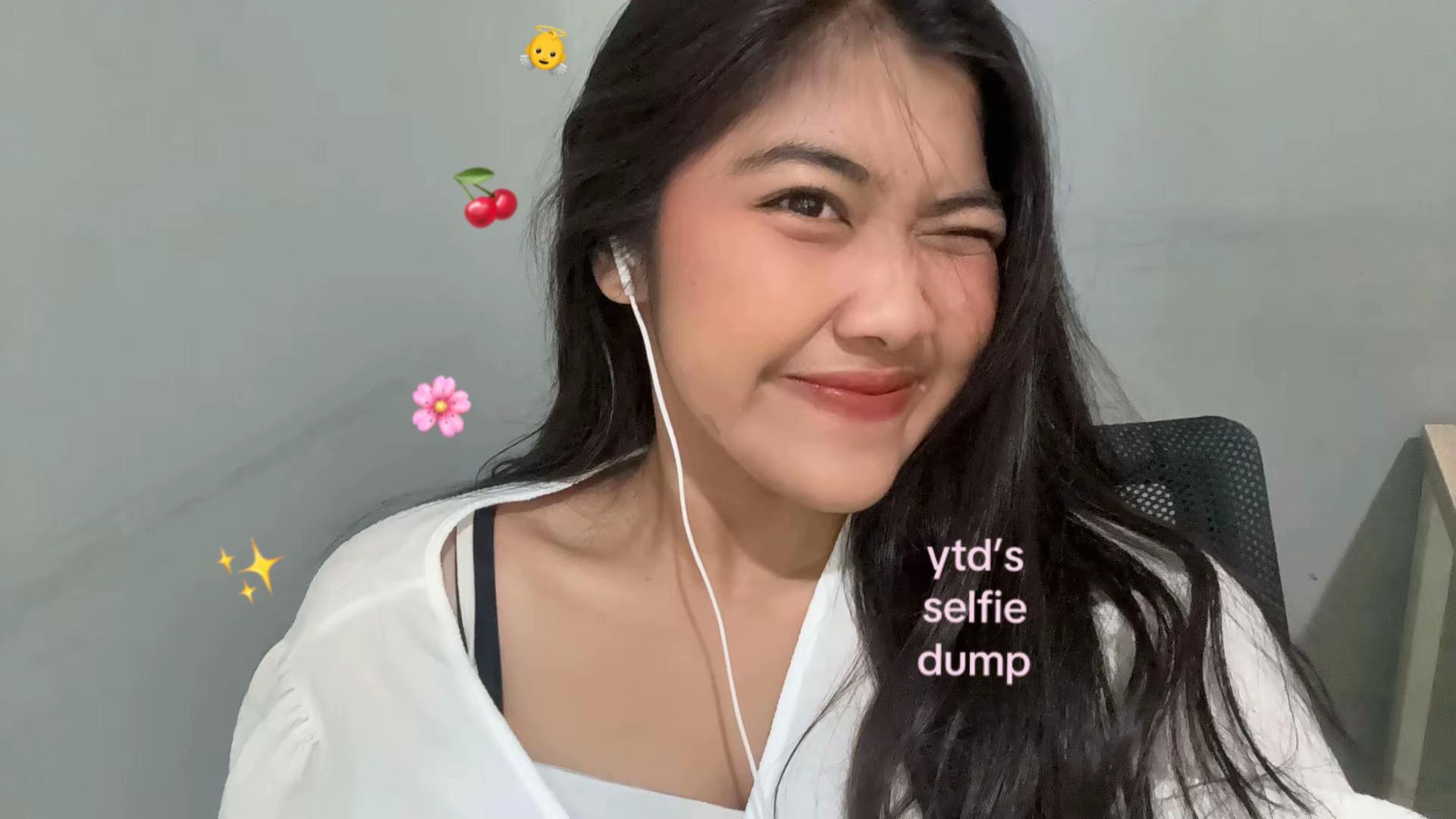@🦋