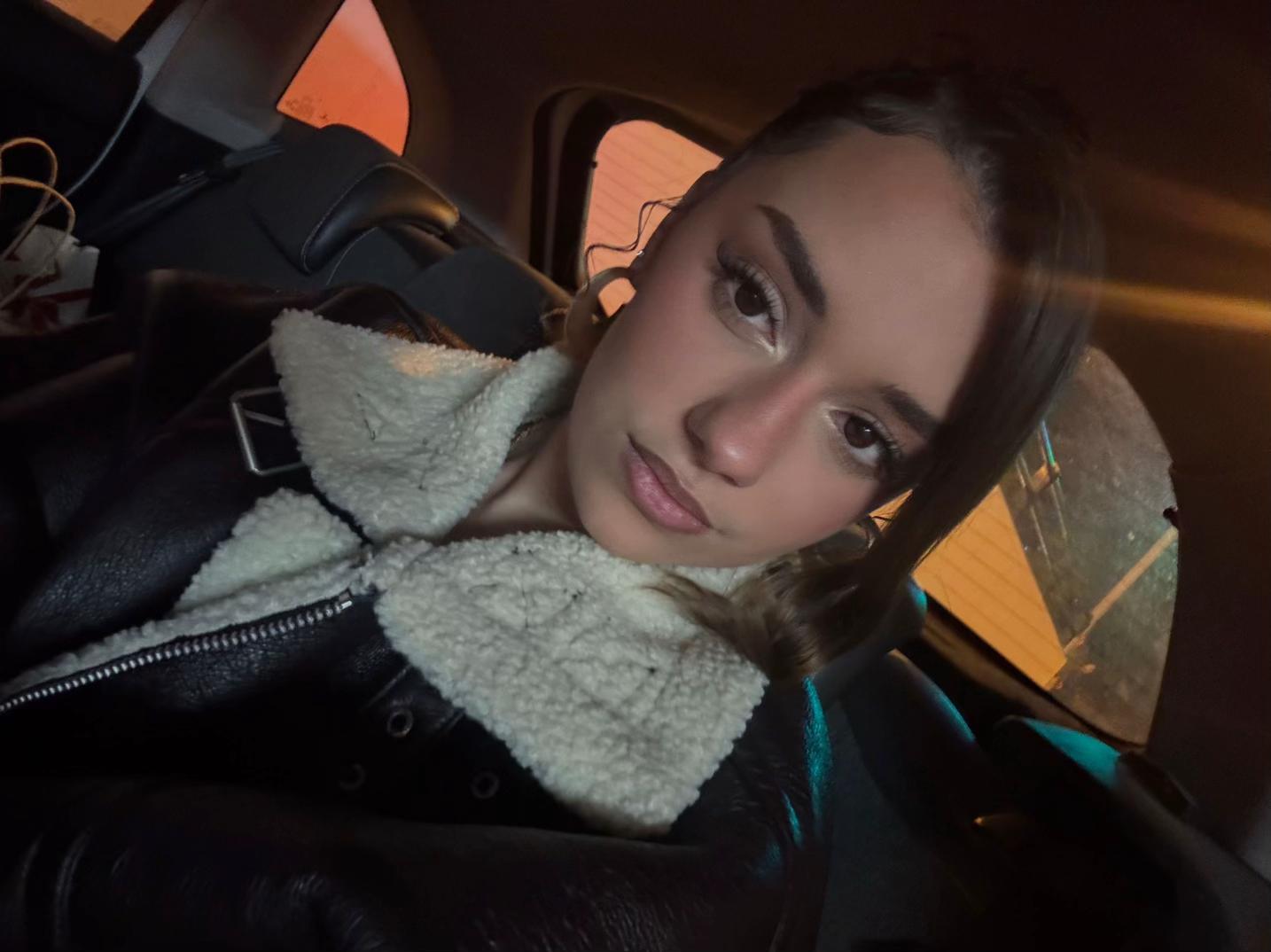 @<3