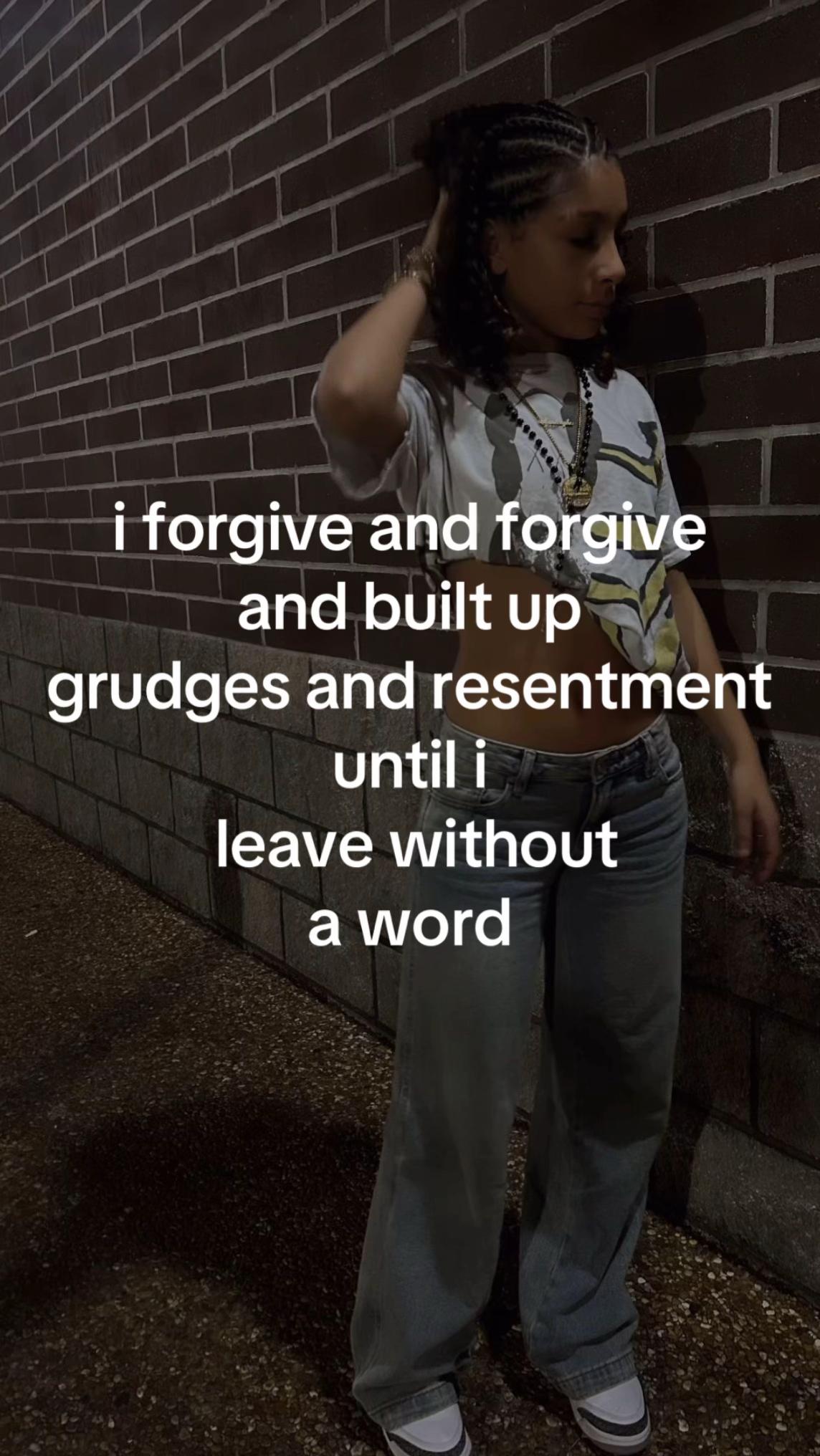 @𝒱