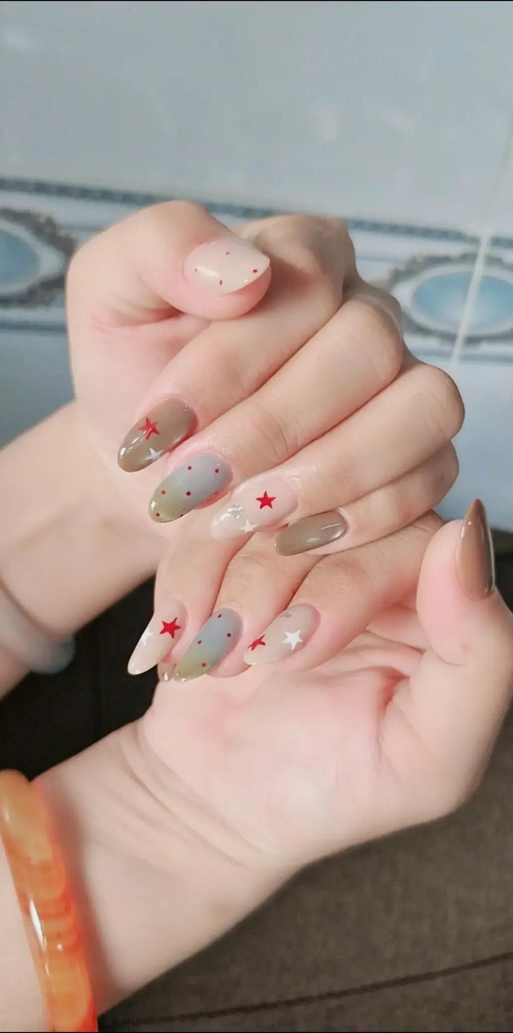 @Tạ Nhi's