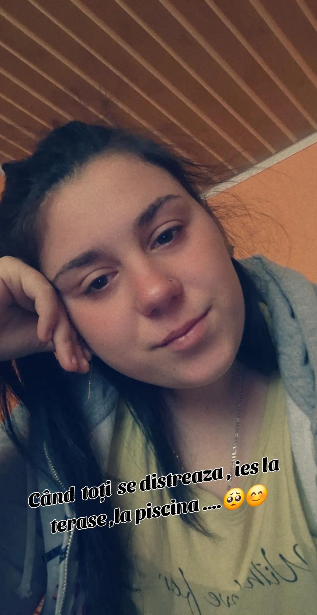 @🫶Adelina 🫶