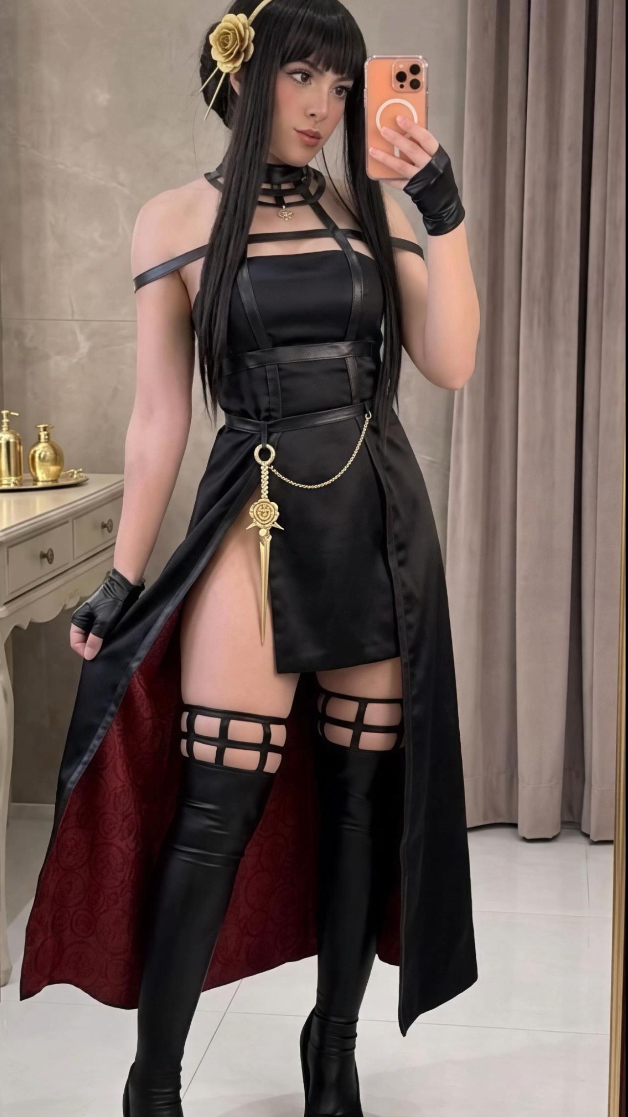 @Cosvickye Cosplay