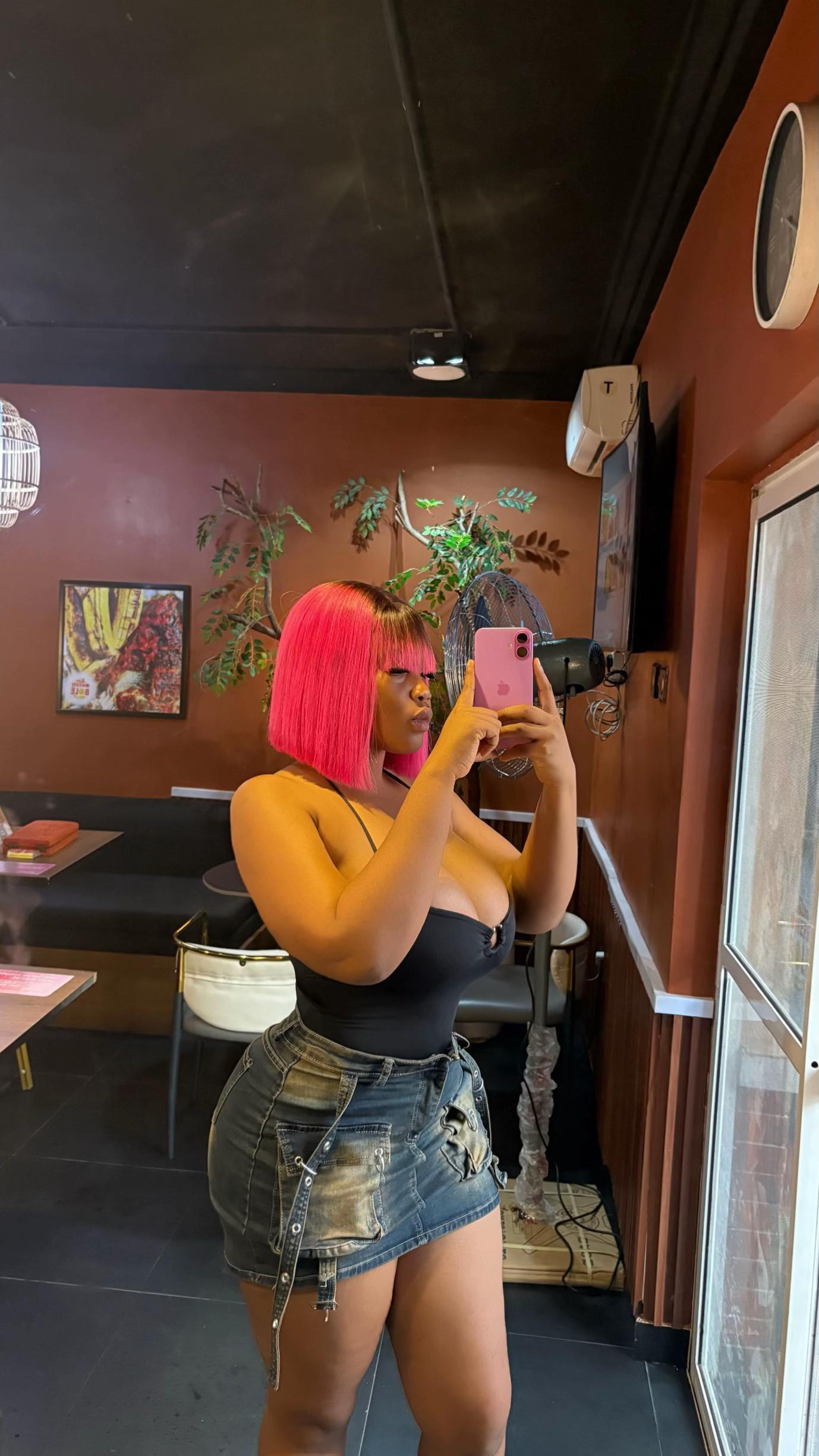 @Helen ᥫ᭡