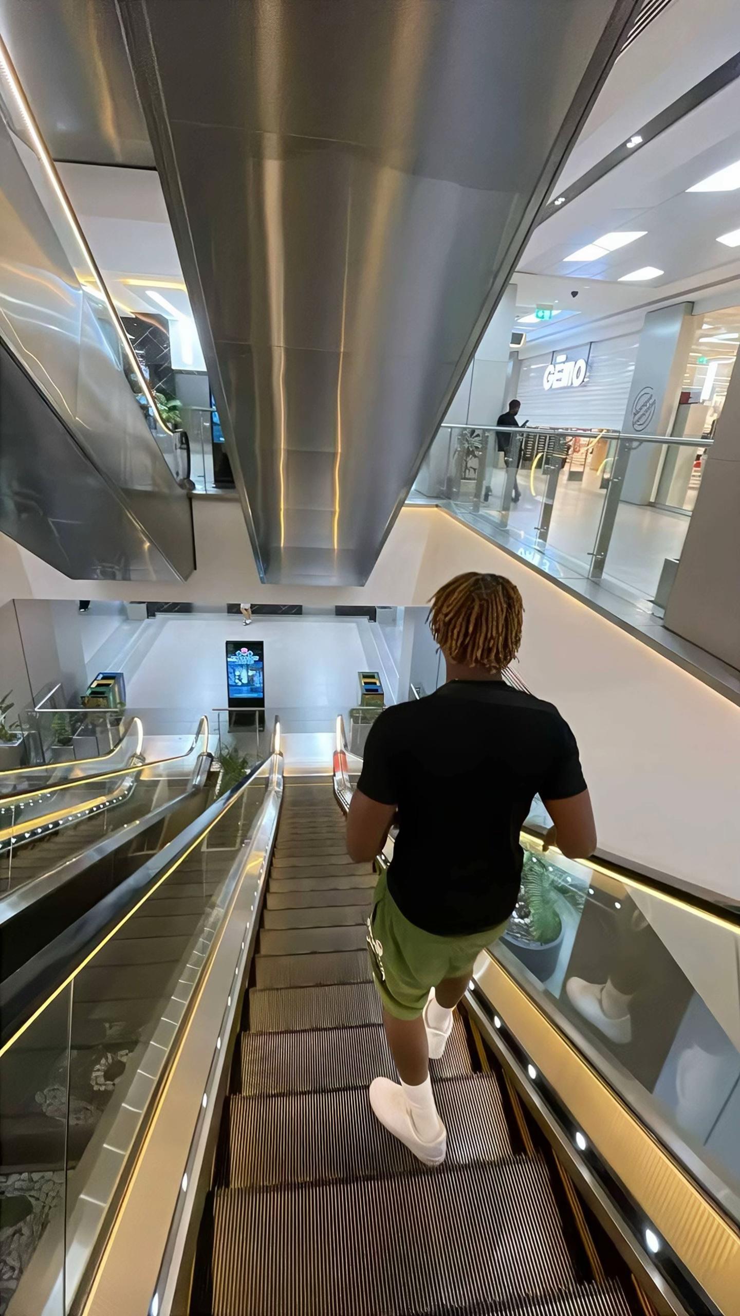 @𝑹𝑨𝑺𝑯_2_𝑲𝑰𝑵🇨🇩〽️