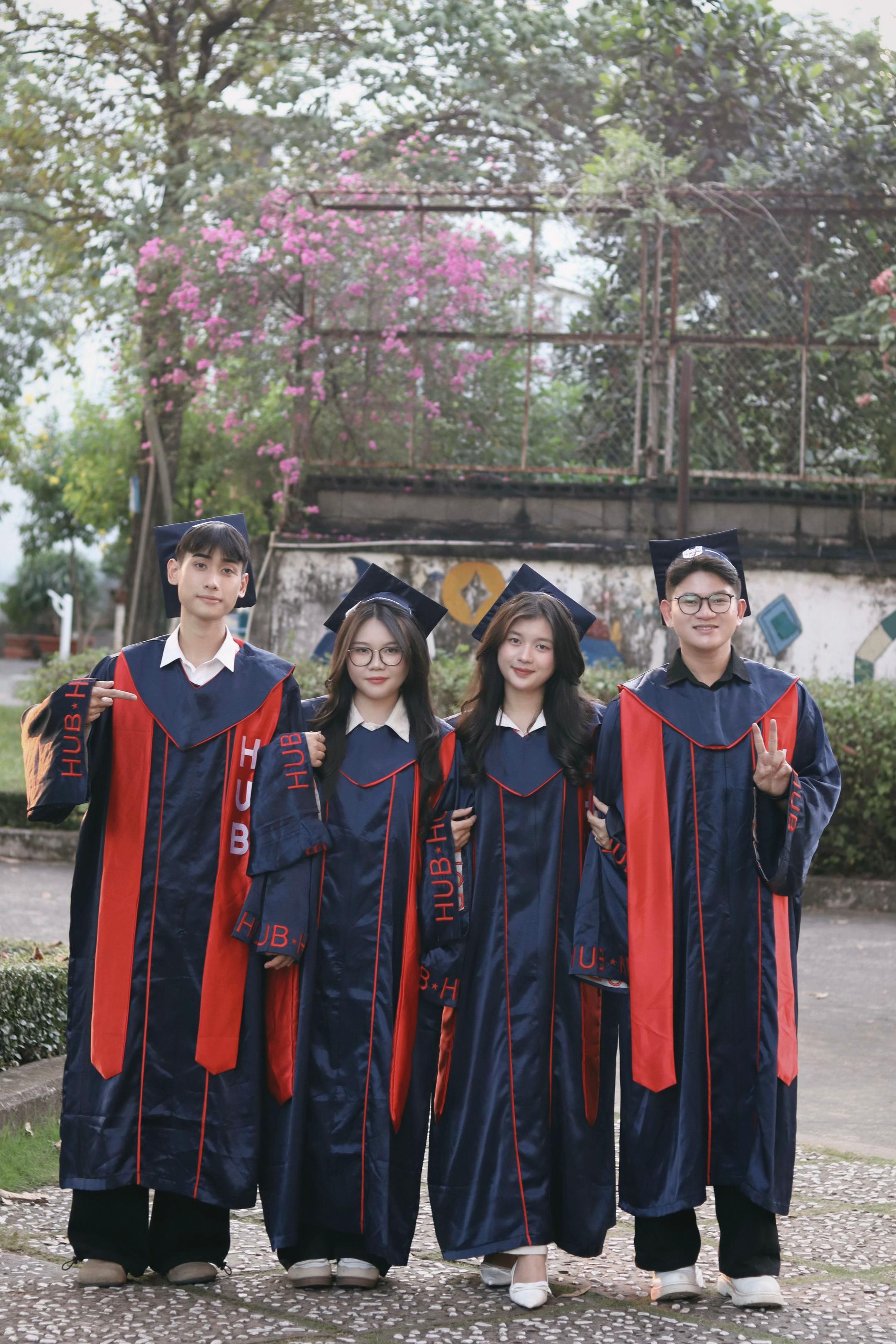 @Ly chăm chỉ