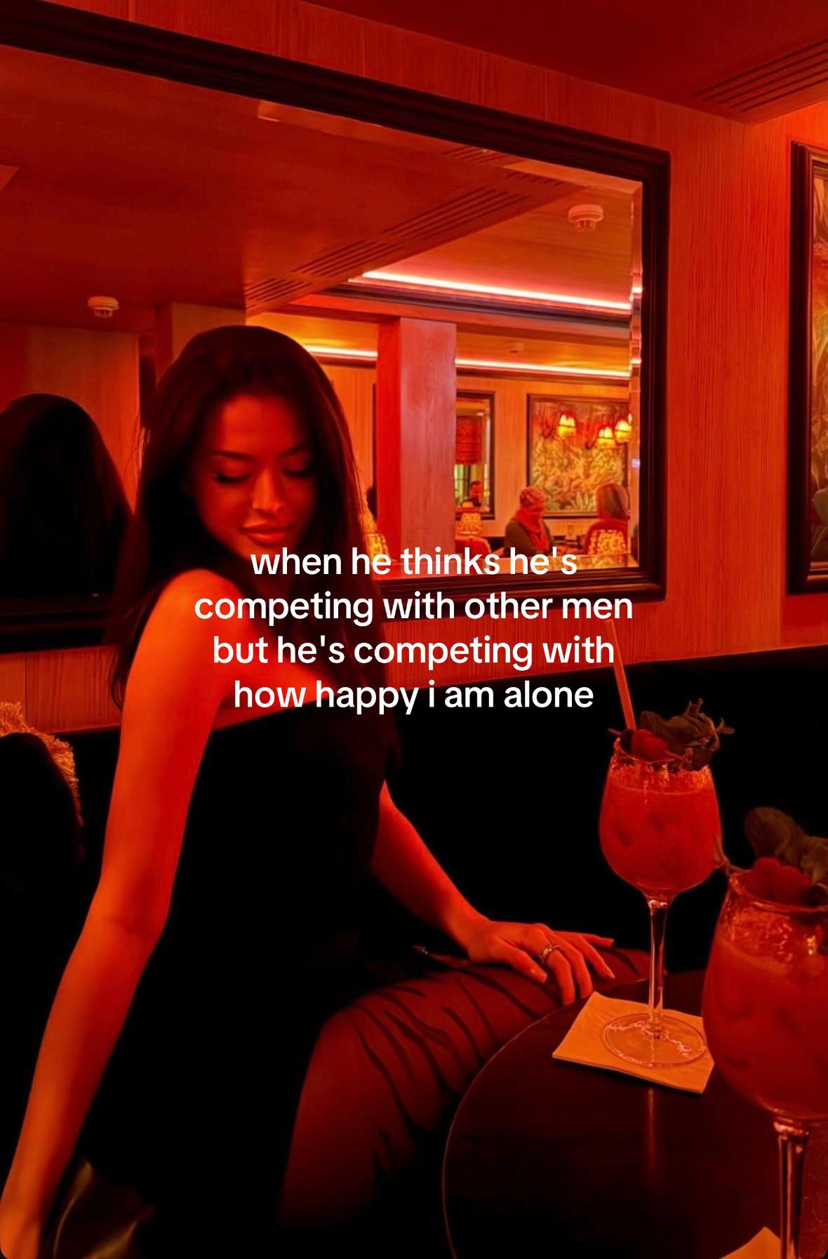 @𝒱