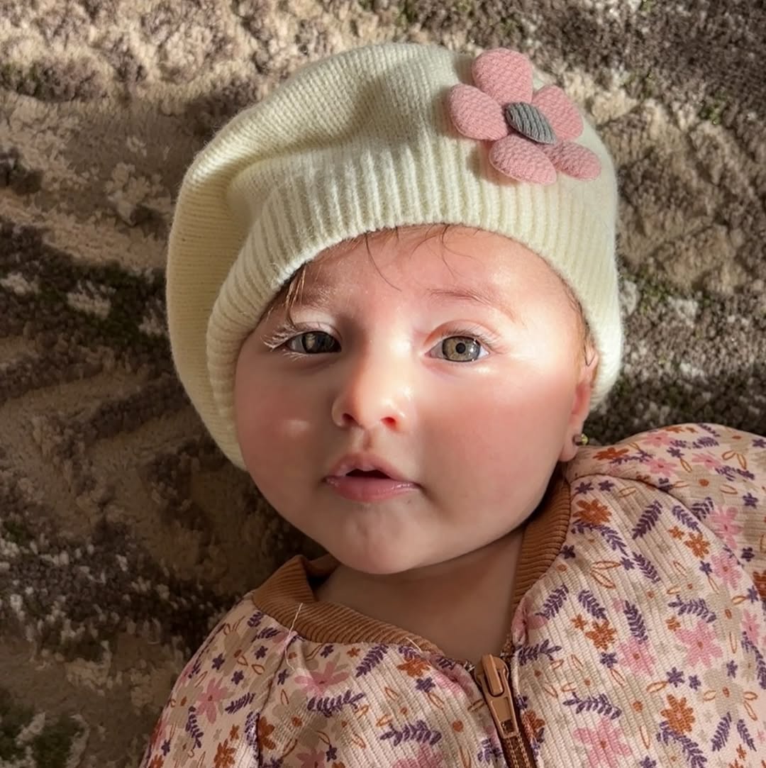 @("Cute baby") 🇨🇦