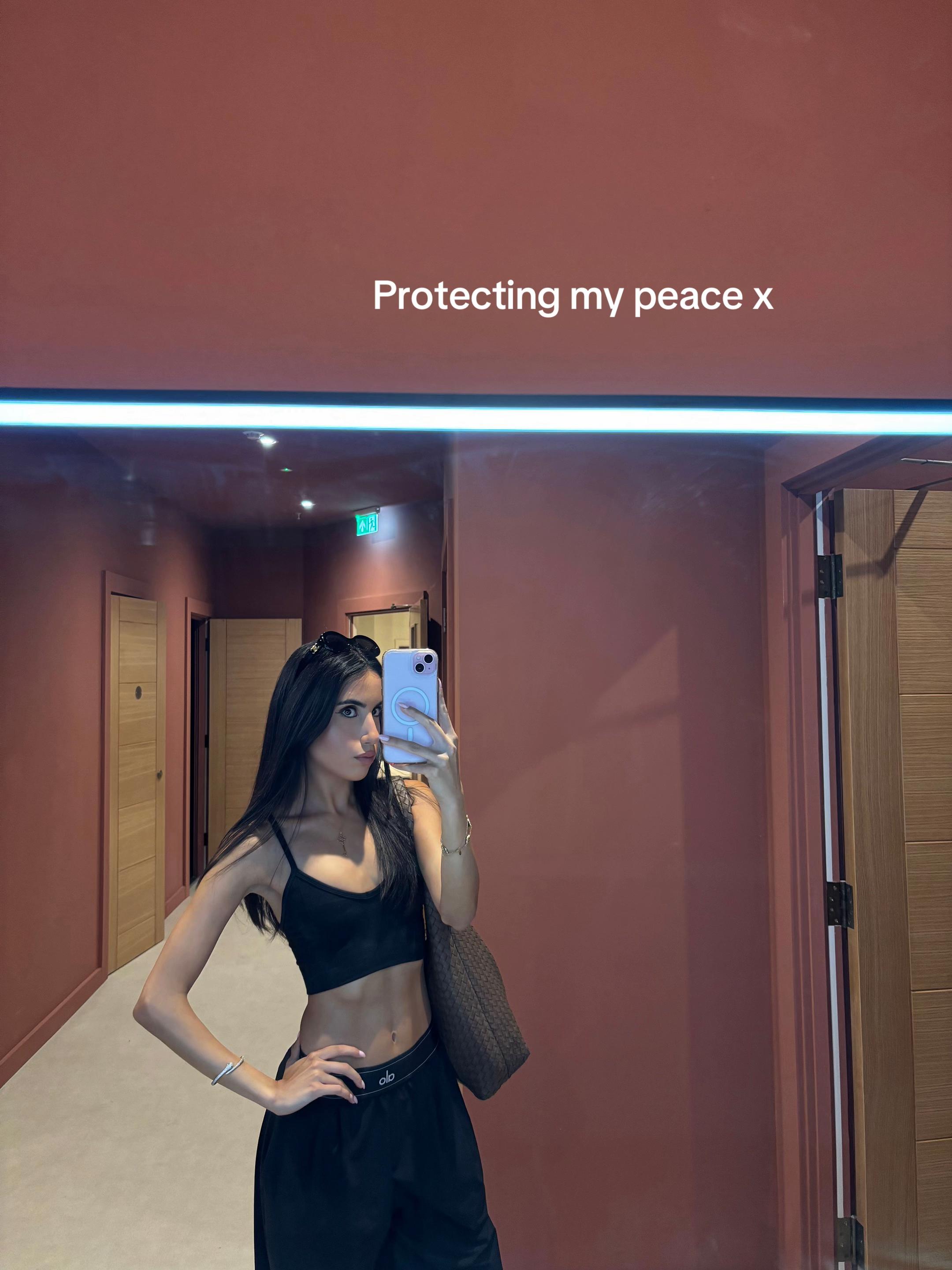 @Tania
