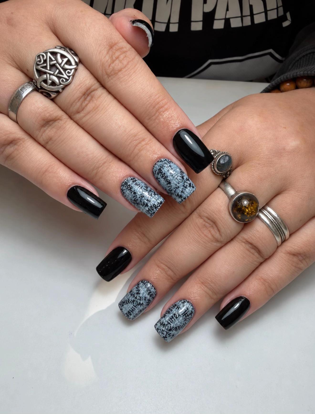 @Skullpture_Nails