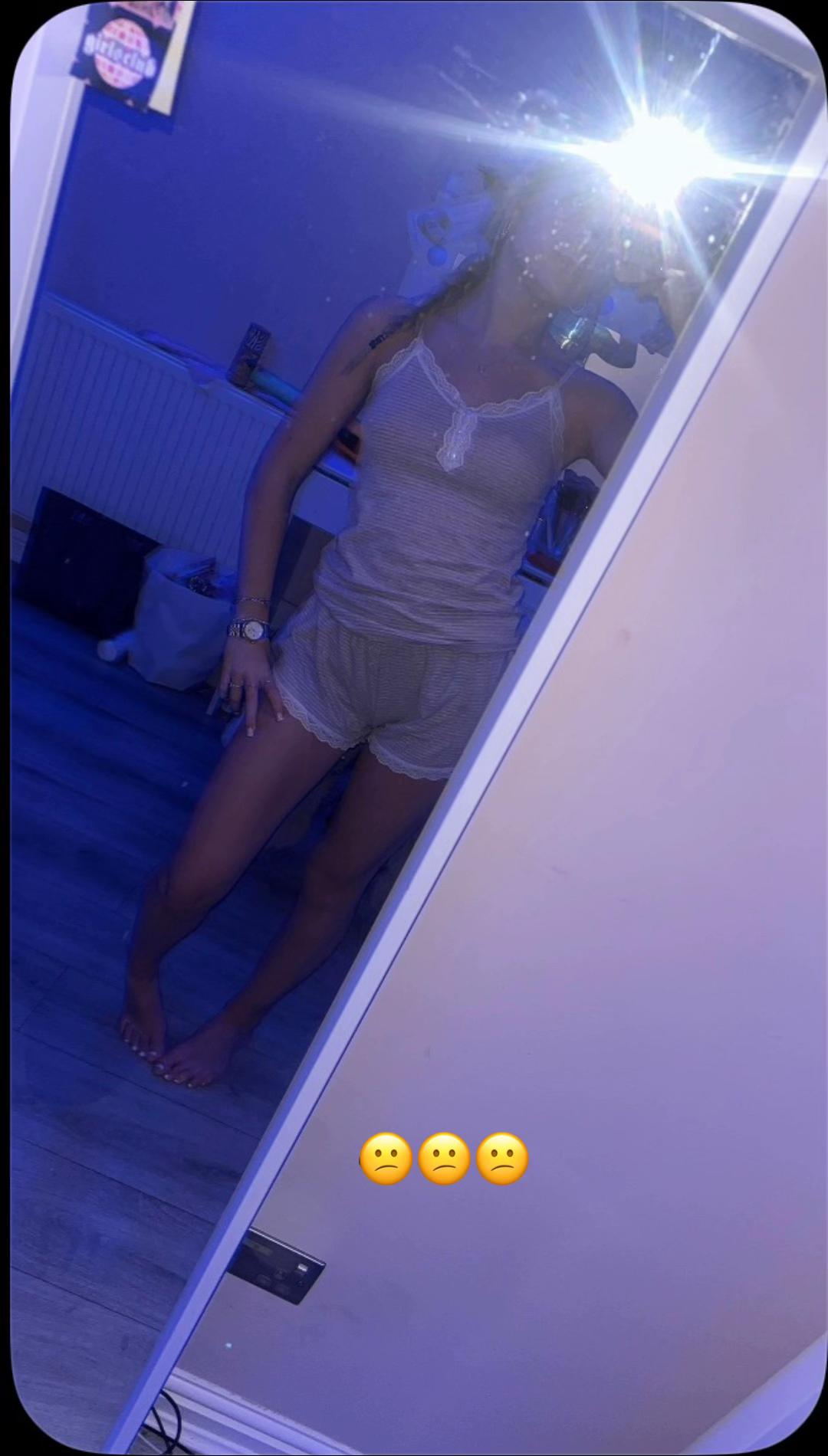 @𝐜𝐚𝐫𝐥𝐚𝐡𝐨𝐥𝐦𝐞𝐬𝐱