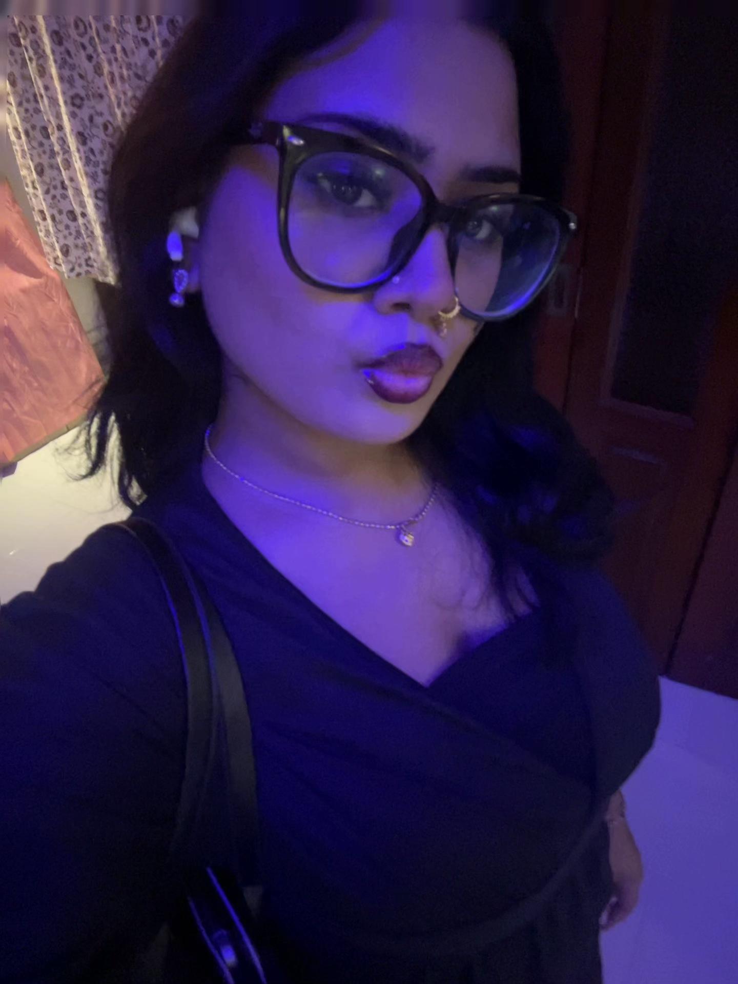 @lara ⚚