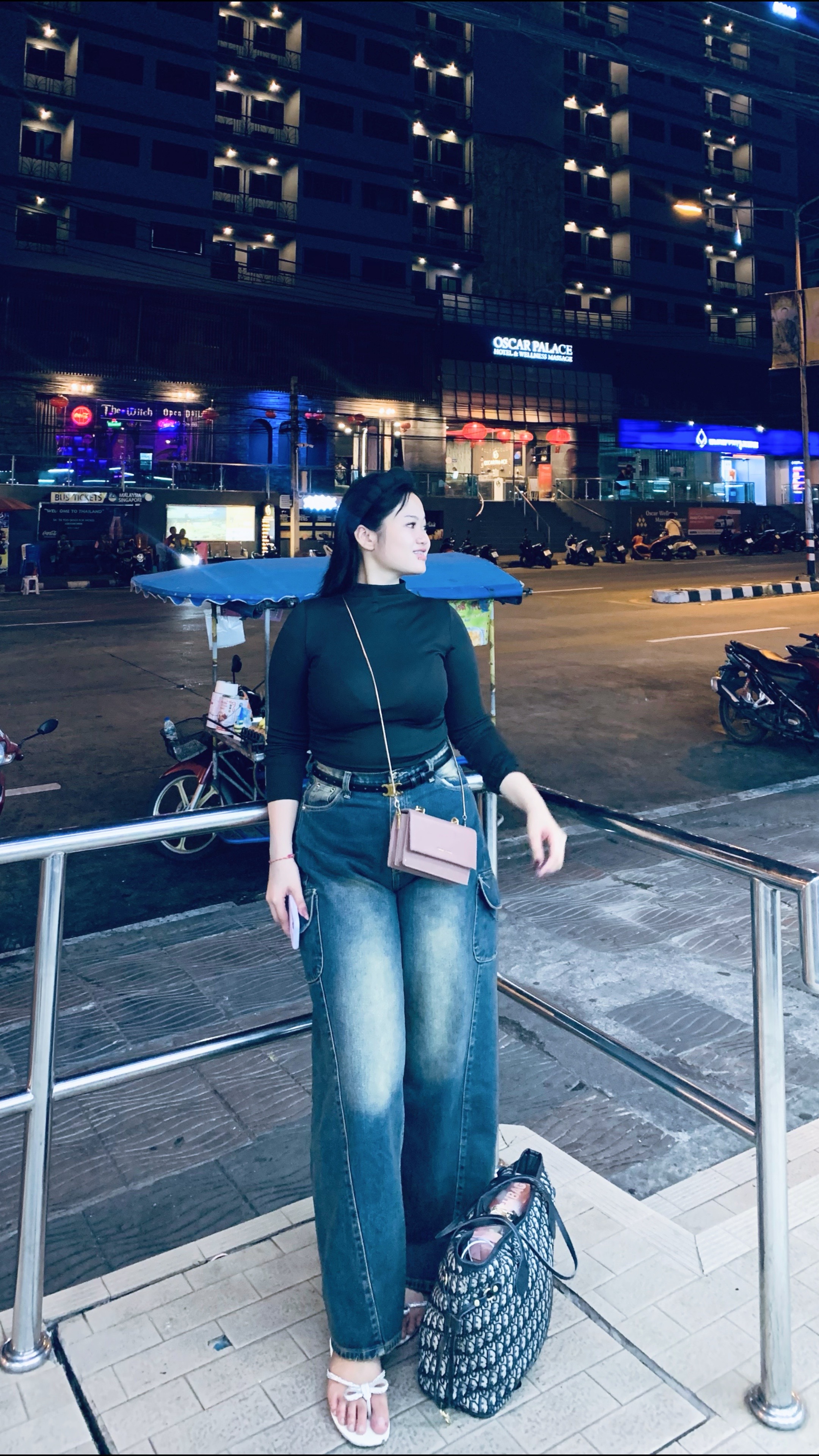 @D O R A 🧬