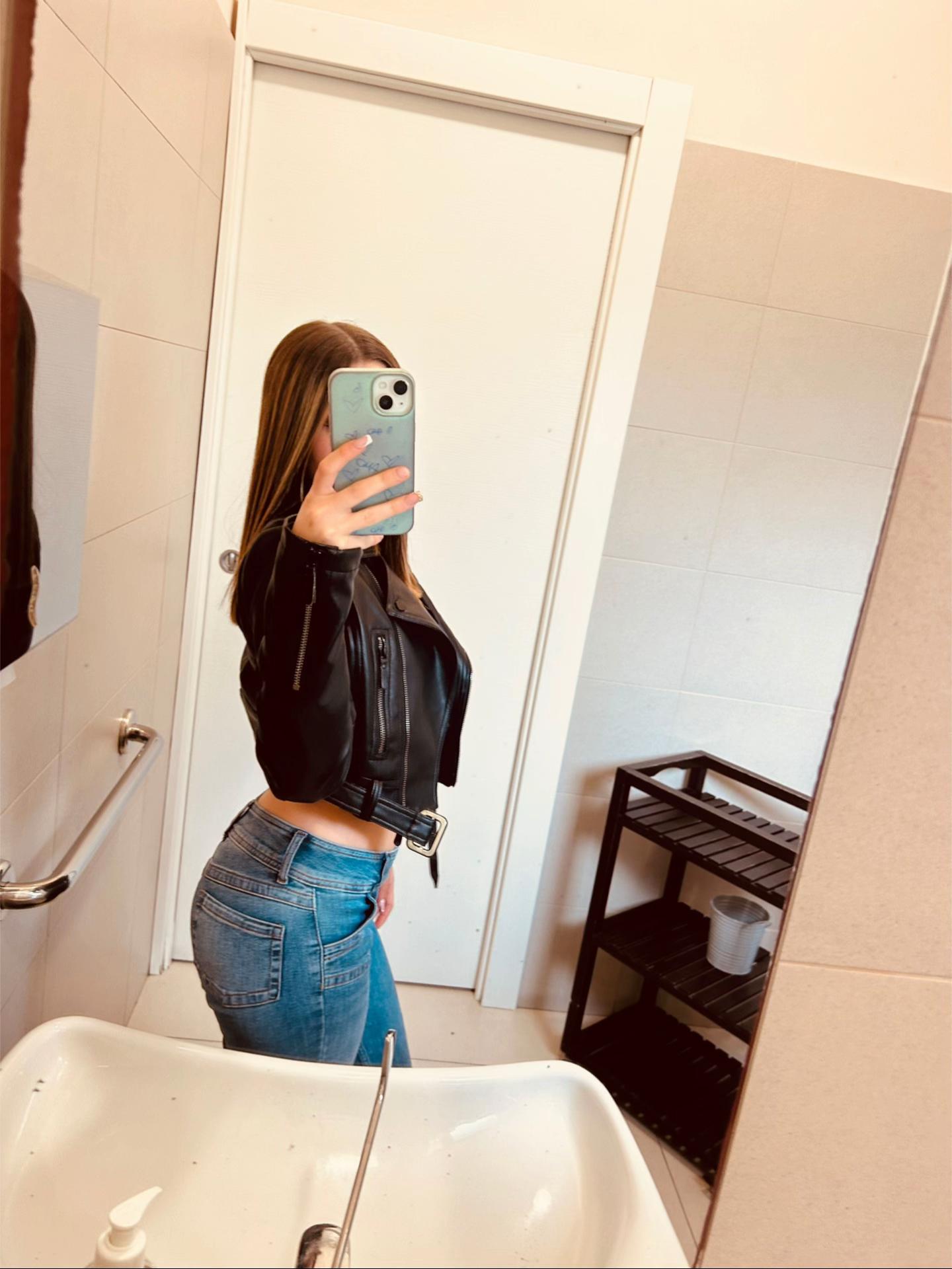 @𝓐𝓷𝓰𝓮𝓵𝓪🌟
