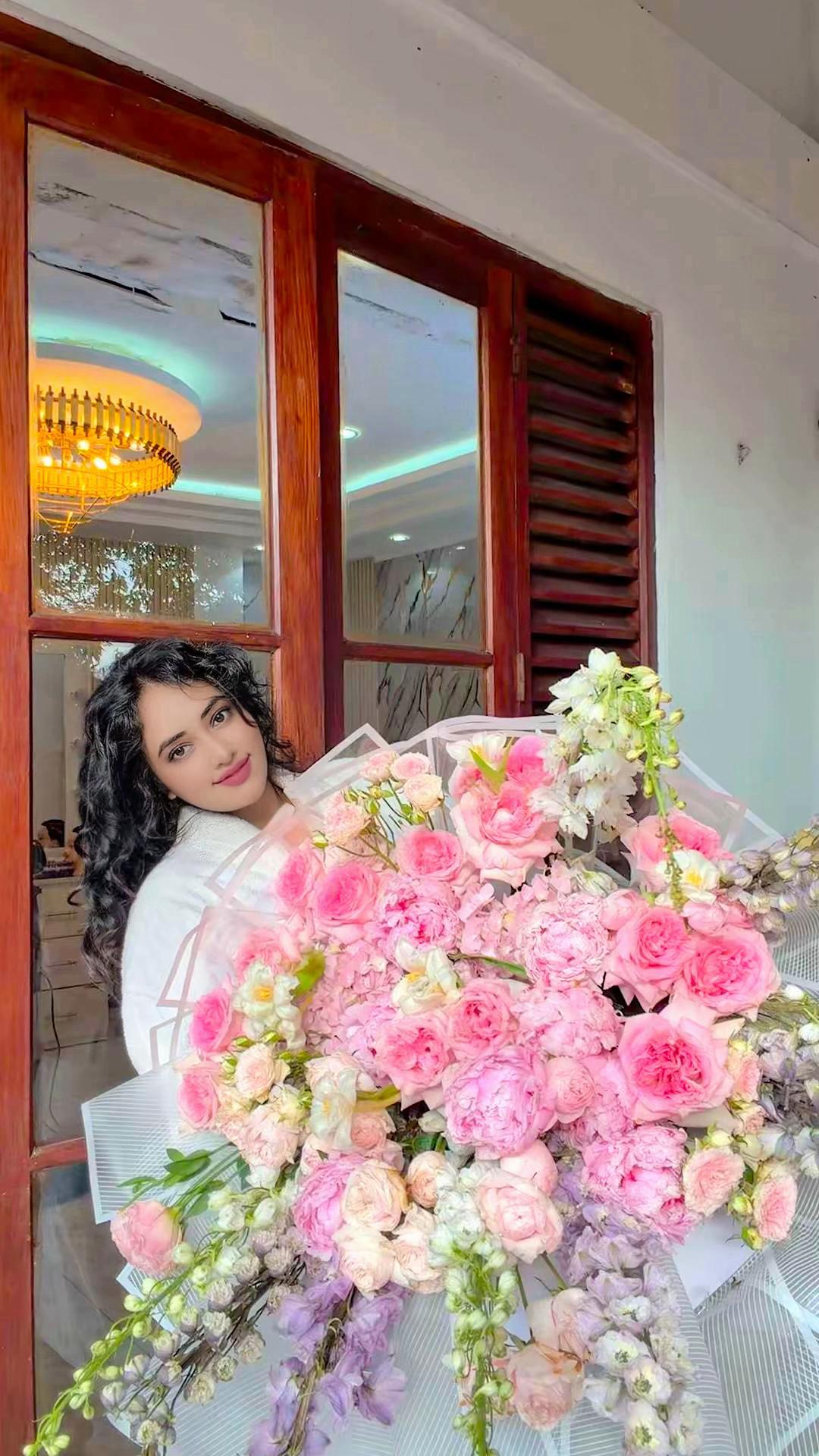 @Oshini Upeksha Perera 👸
