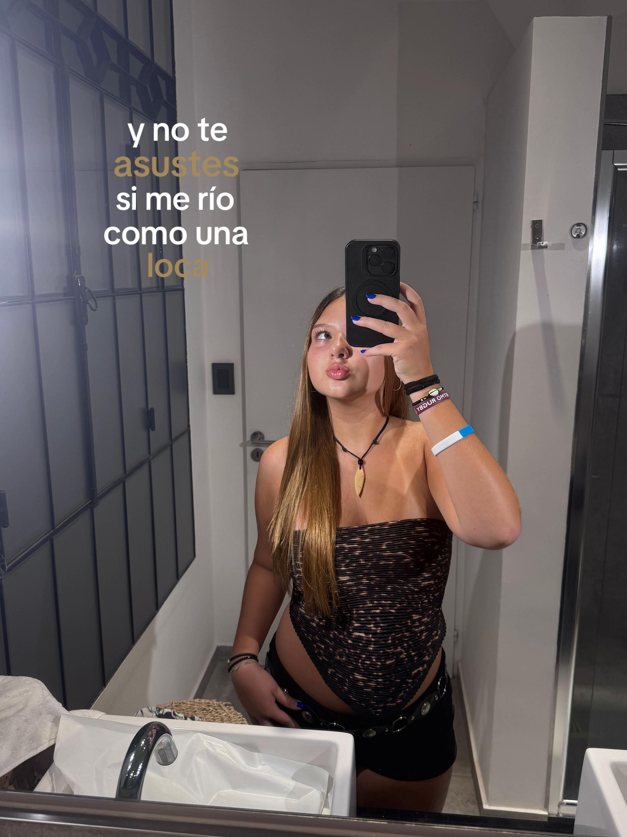 @rreeenaaa_