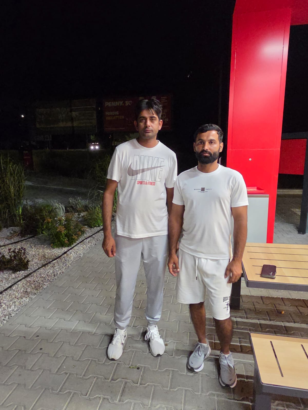 @Sadqi Gondl