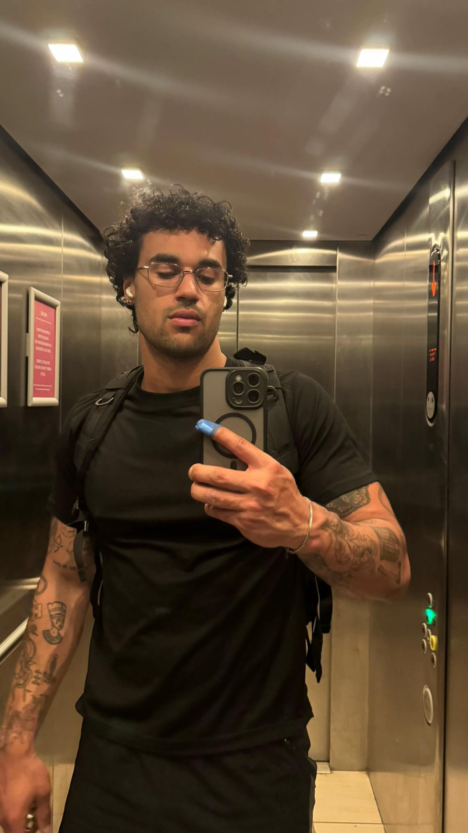 @Dommmy