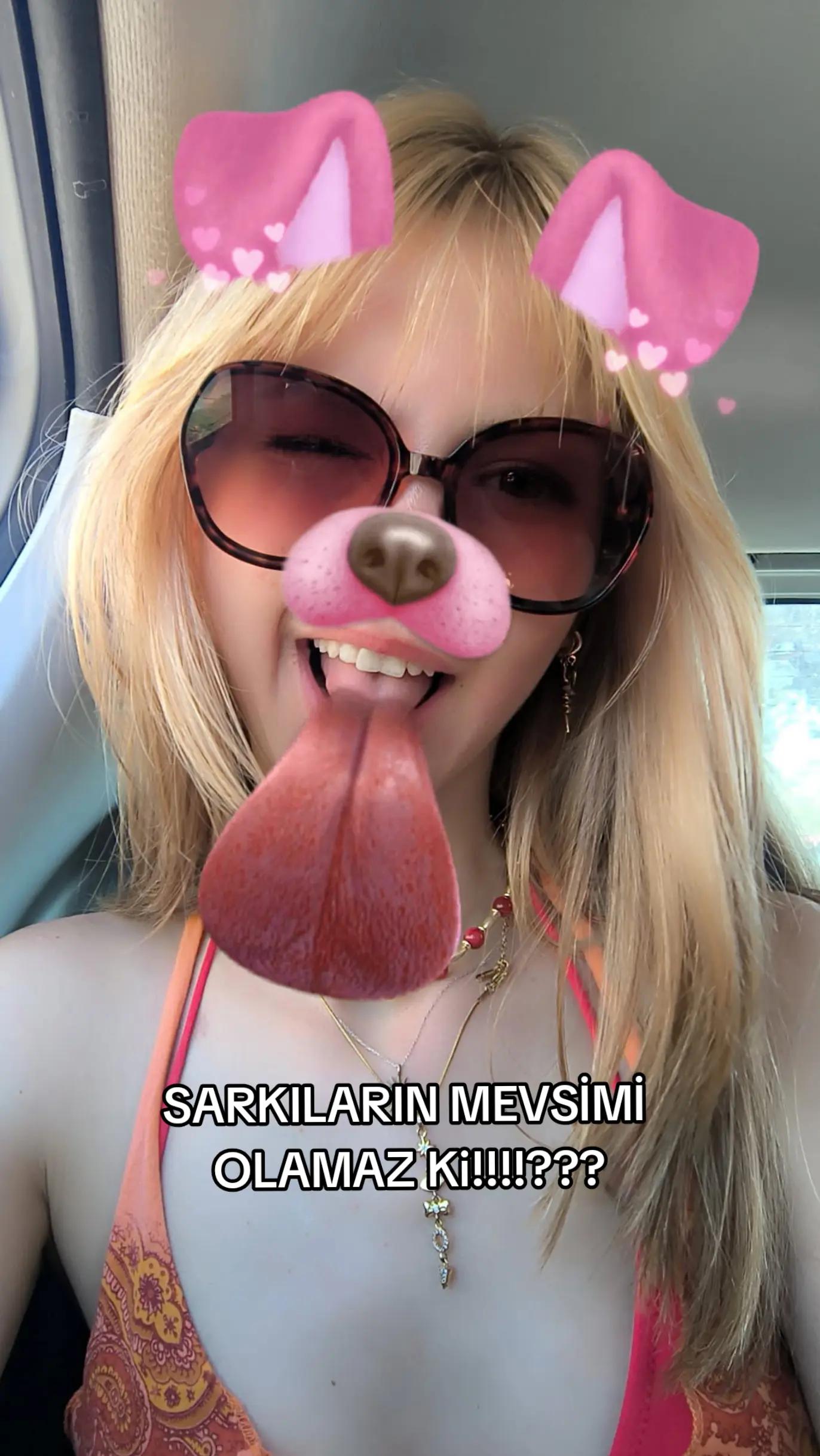 @🐩