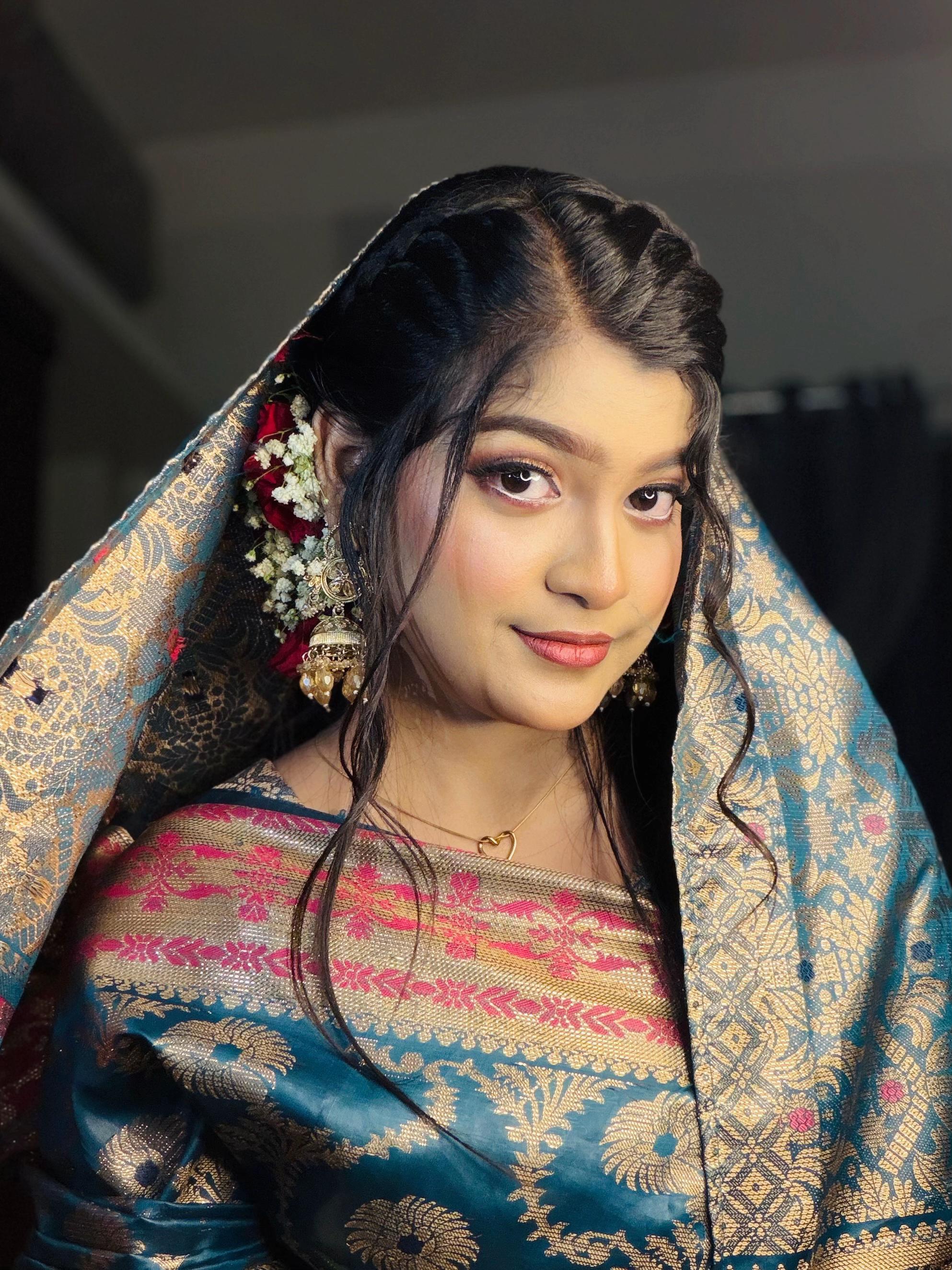 @Akhi Pakhi