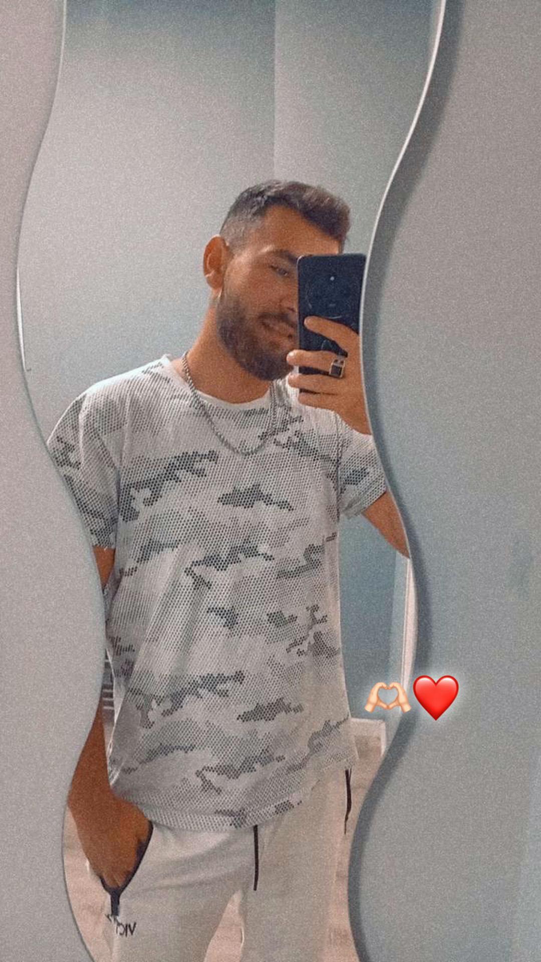 @🦋