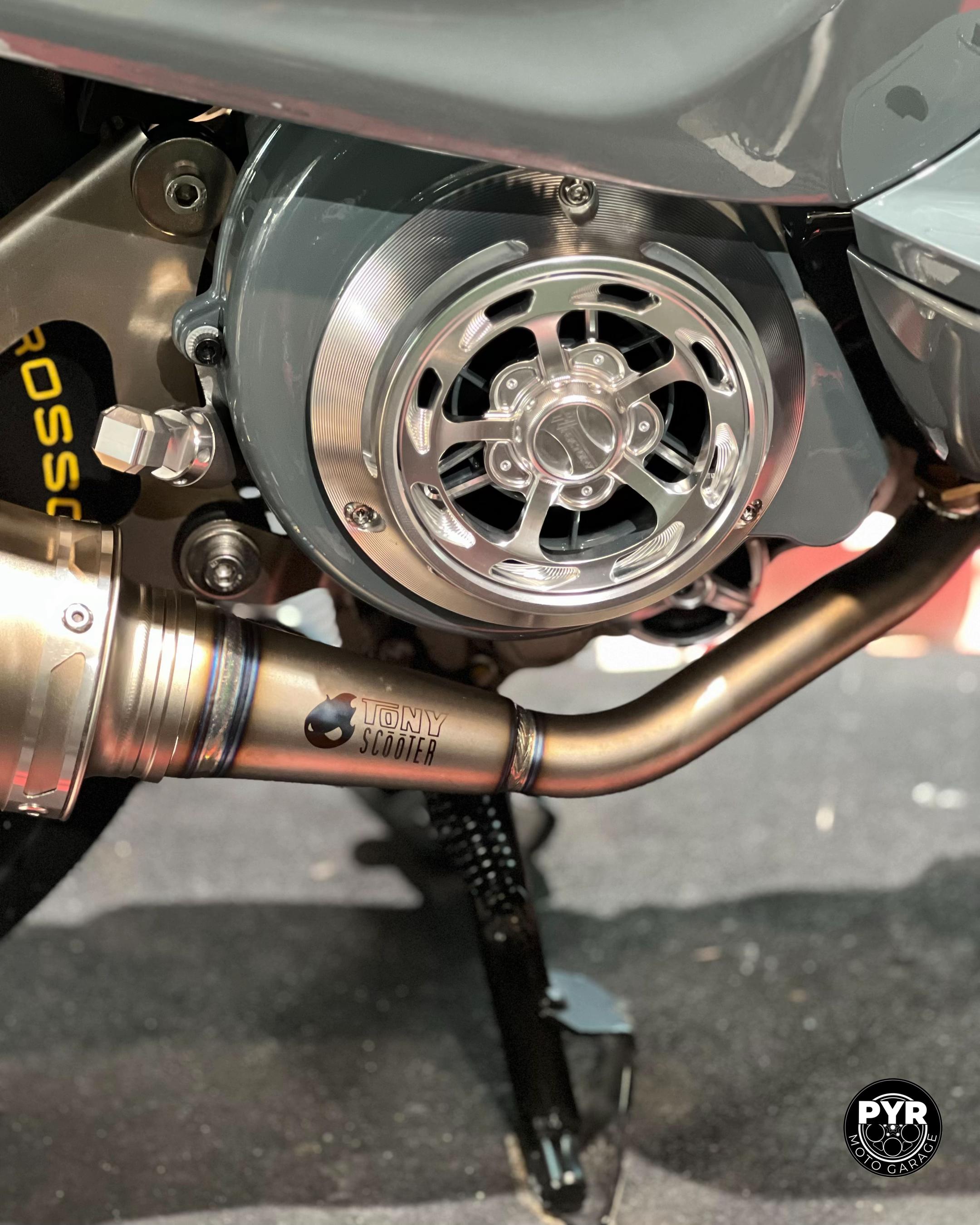 @Pyrmotogarage