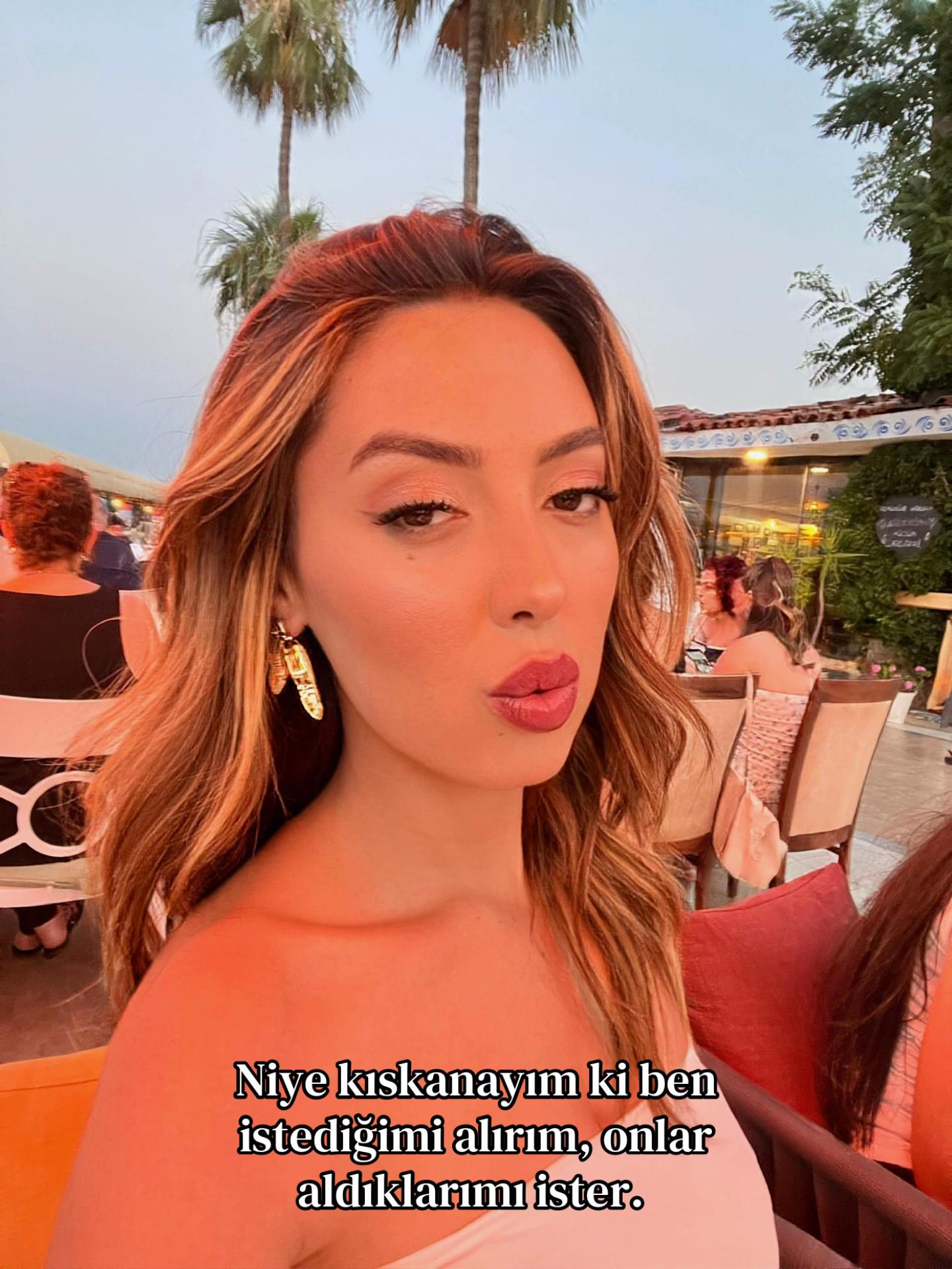 @𝒀