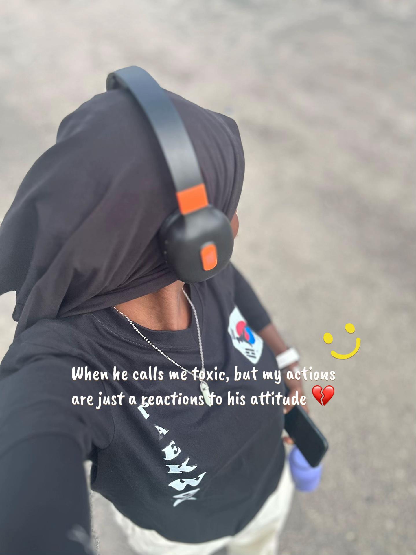 @𝓣𝓱𝓲𝓪 ♡