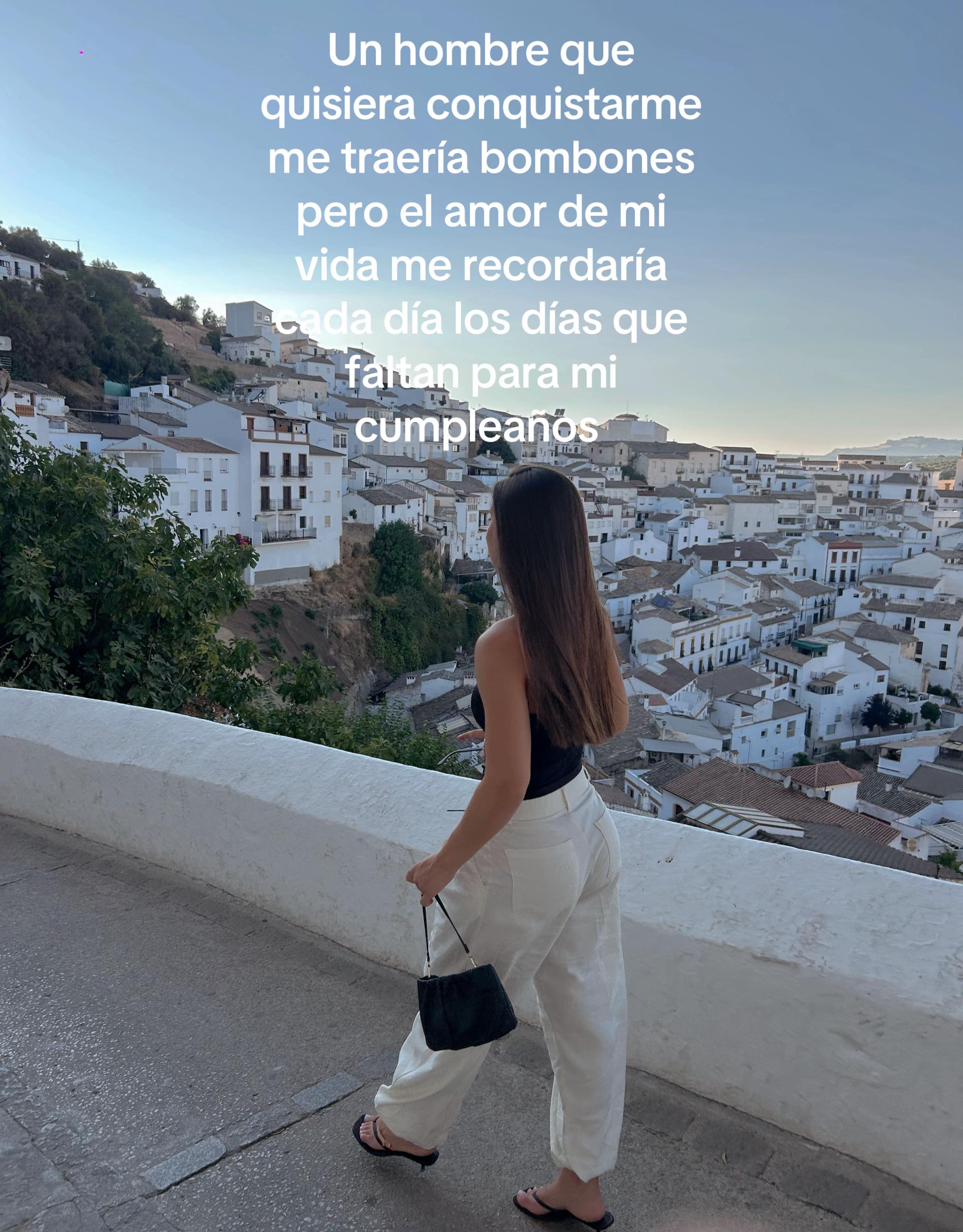 @J&Uacute;LIA L&Oacute;PEZ