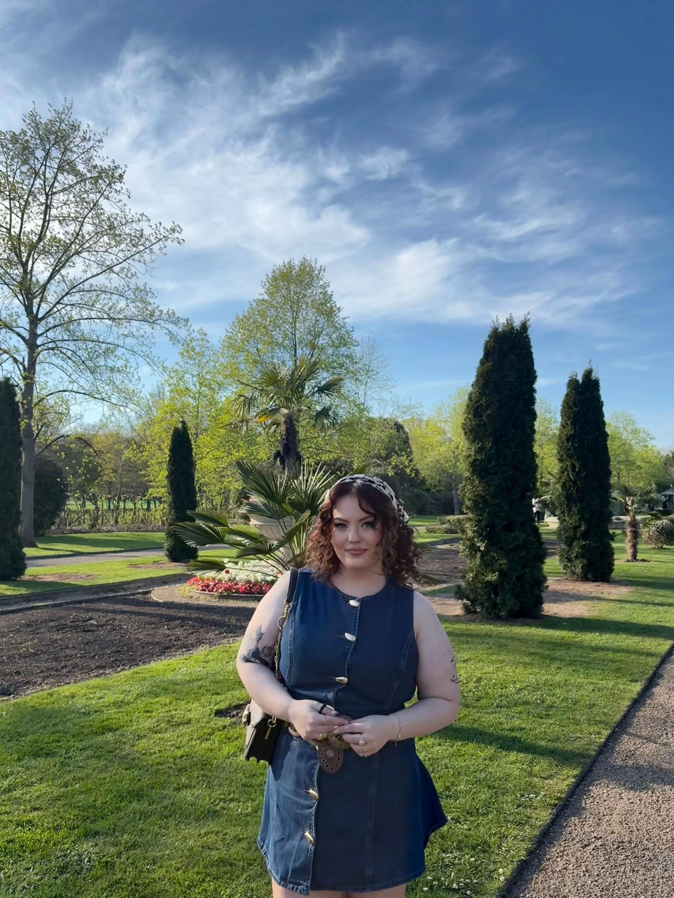 @โ
Chloe | London โ