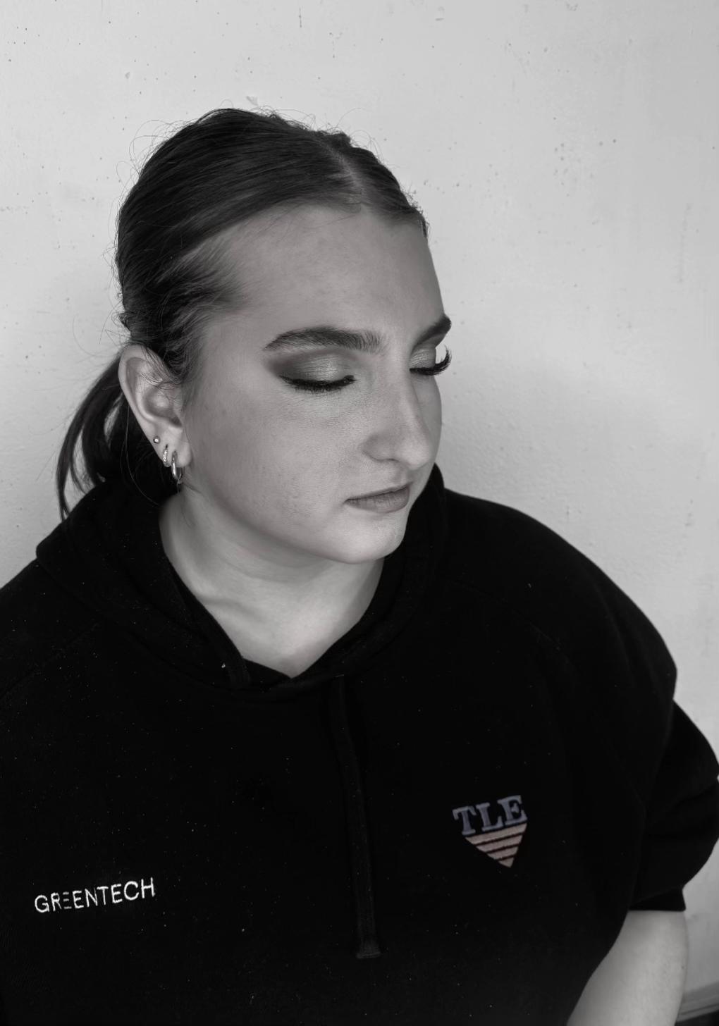 @_makeupby_livv