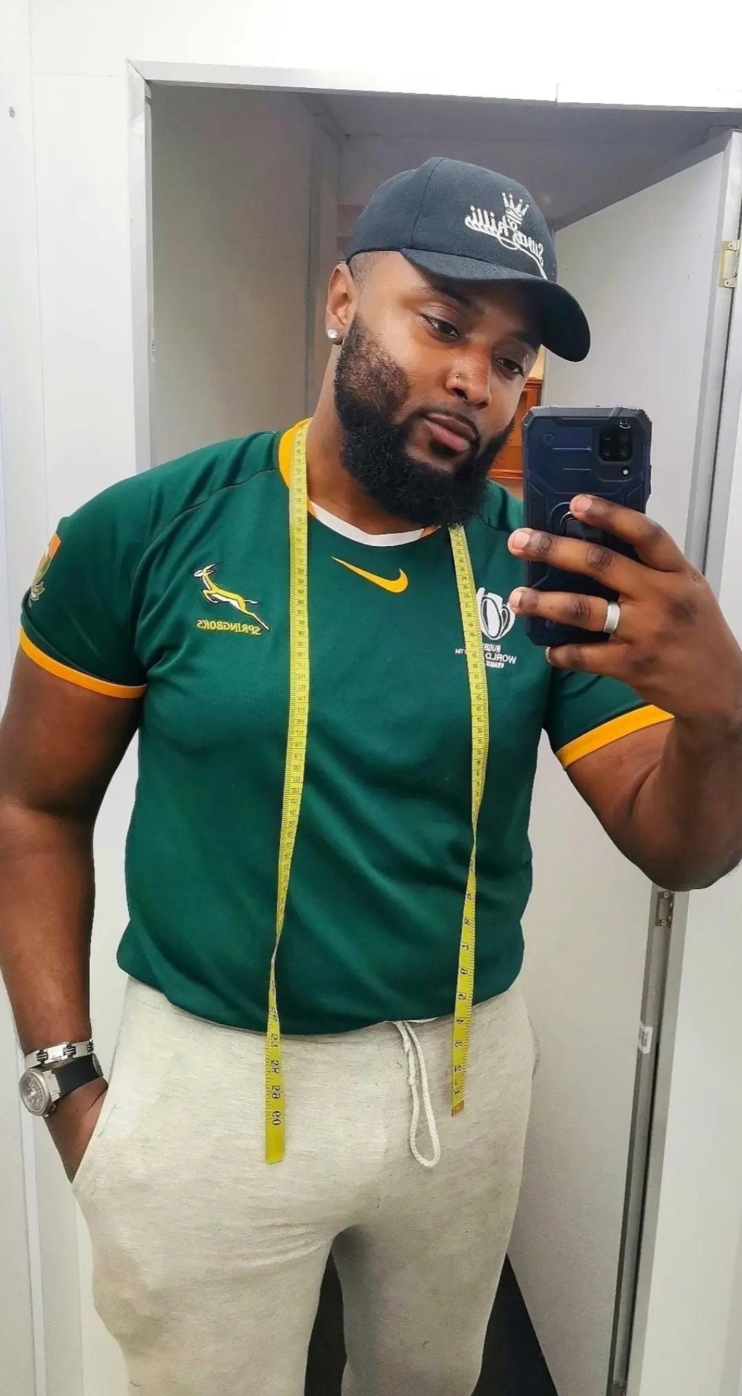 @Jonathan The Tailor 🪡🐻