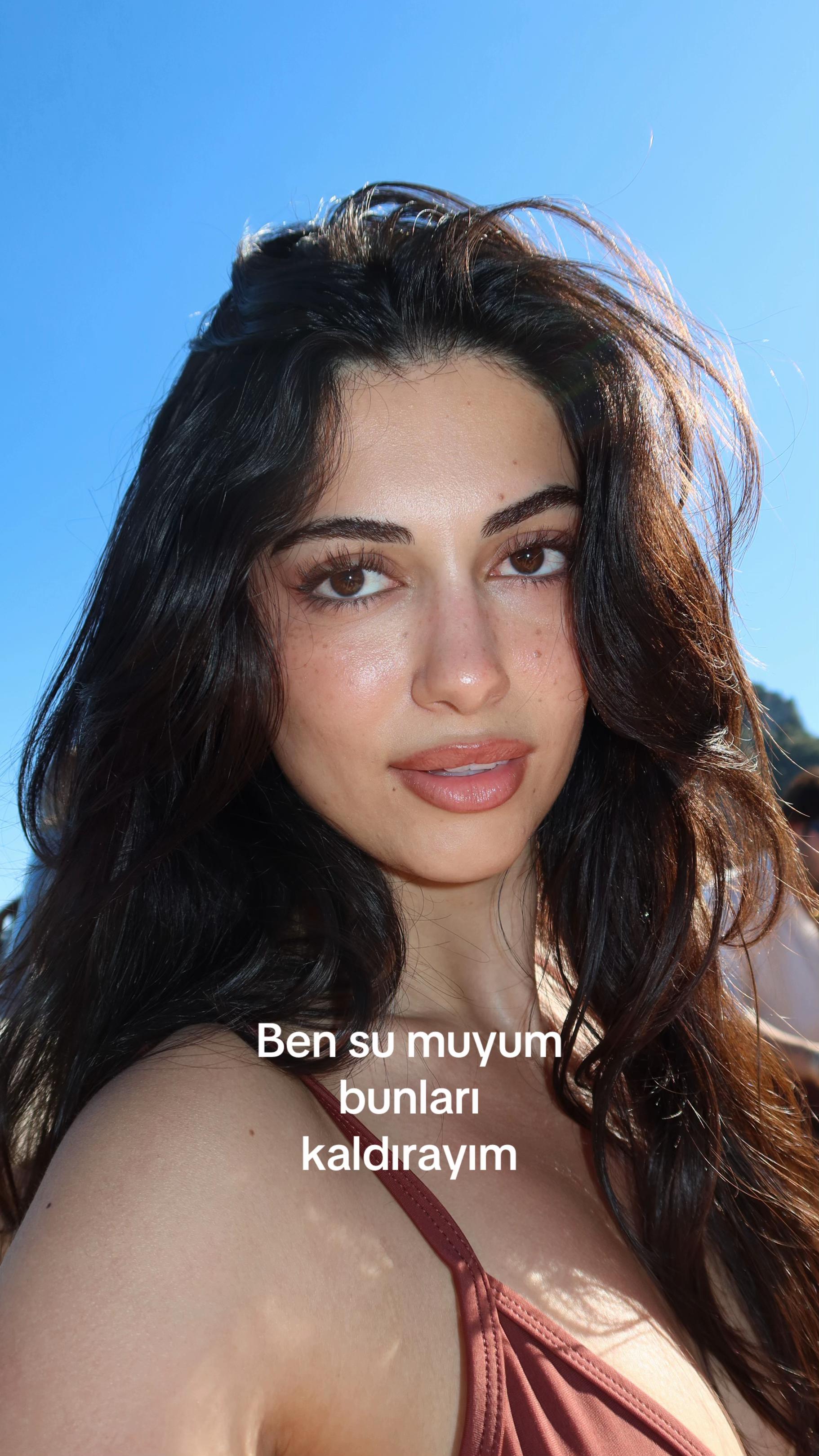 @Aleyna Beyazgül