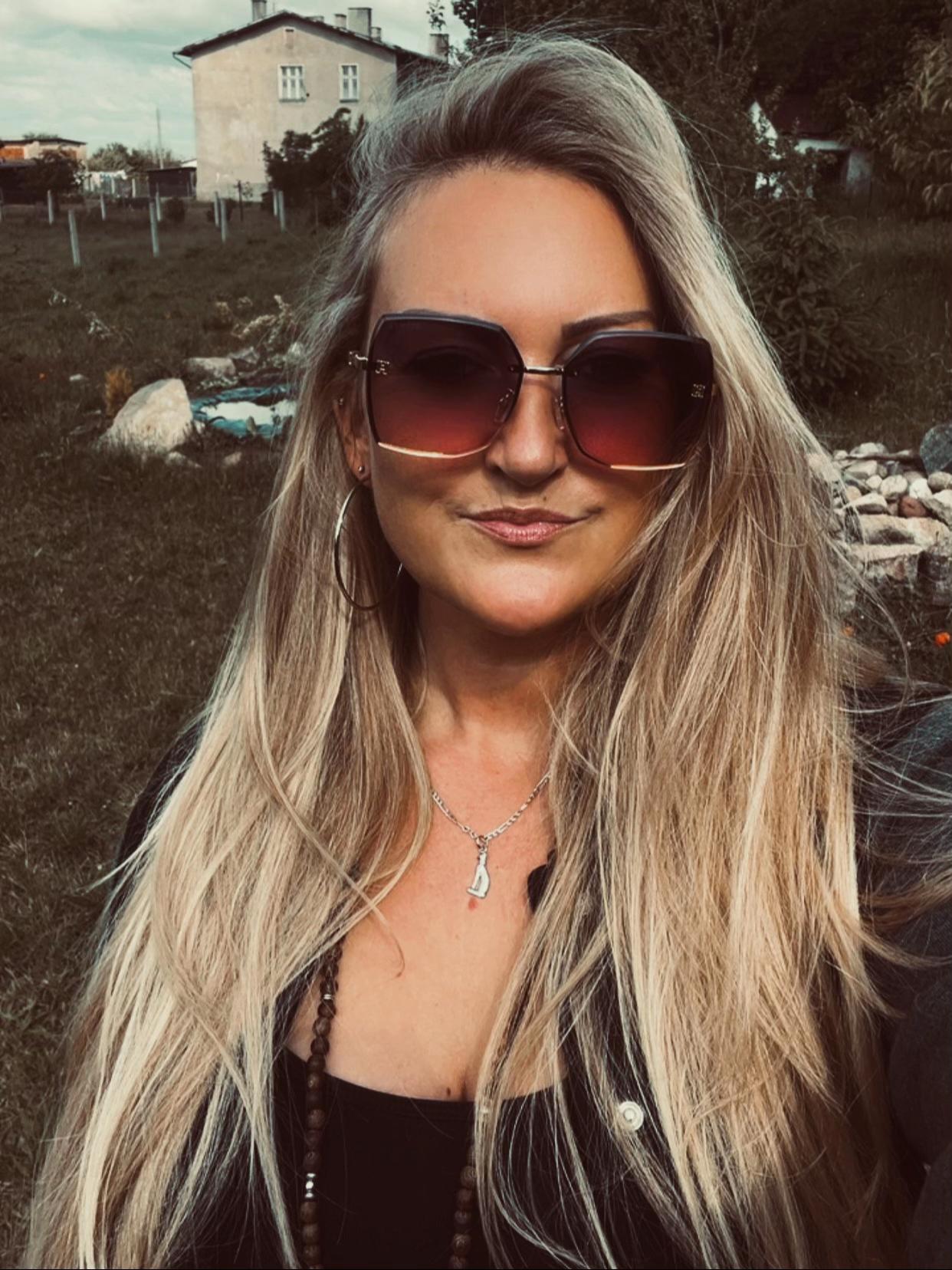 @Blondynka