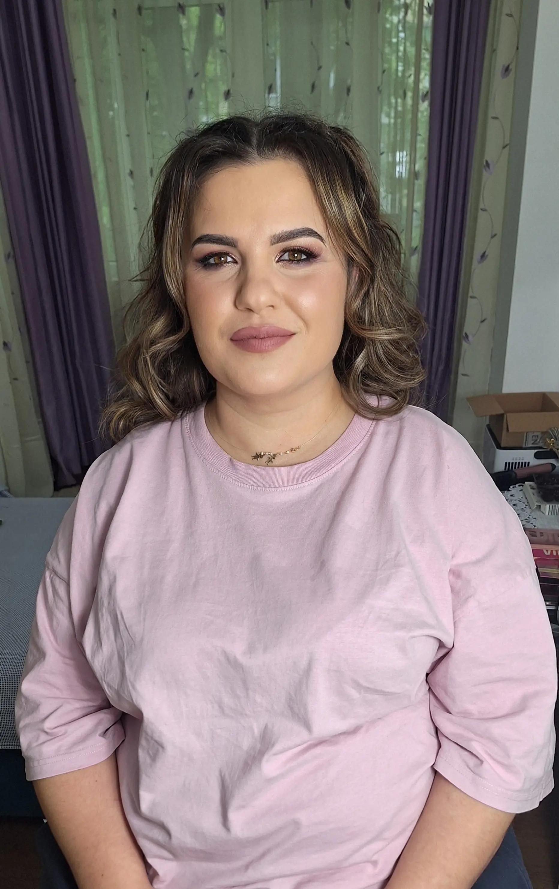 @Make up Elena
