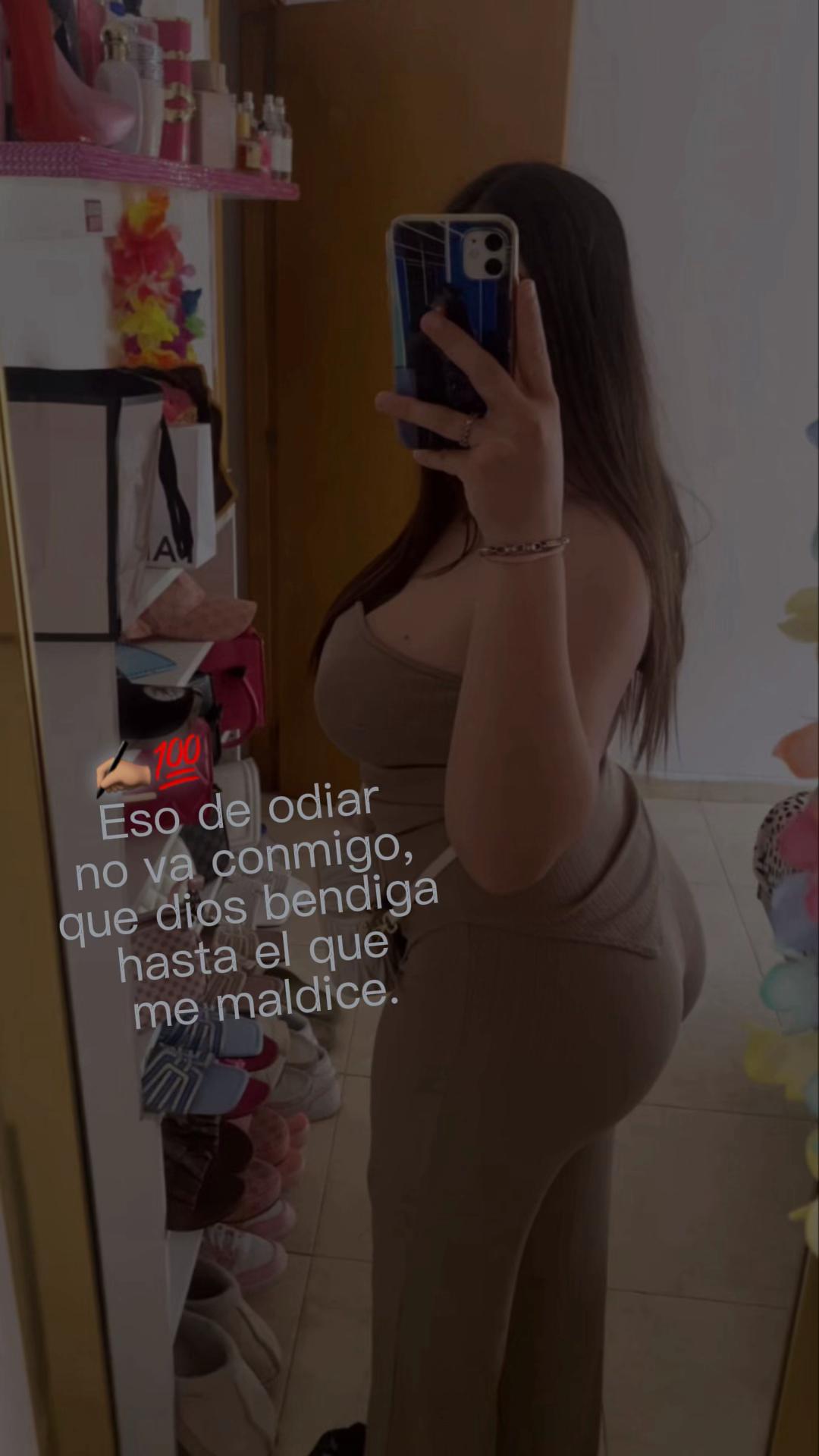 @💕👩🏽❤️💋👨🏽