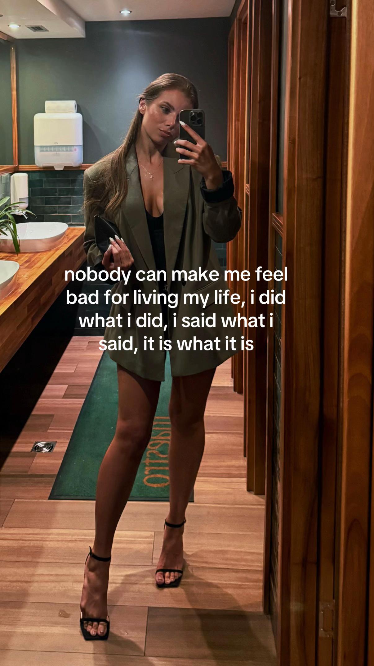 @elenorasoda